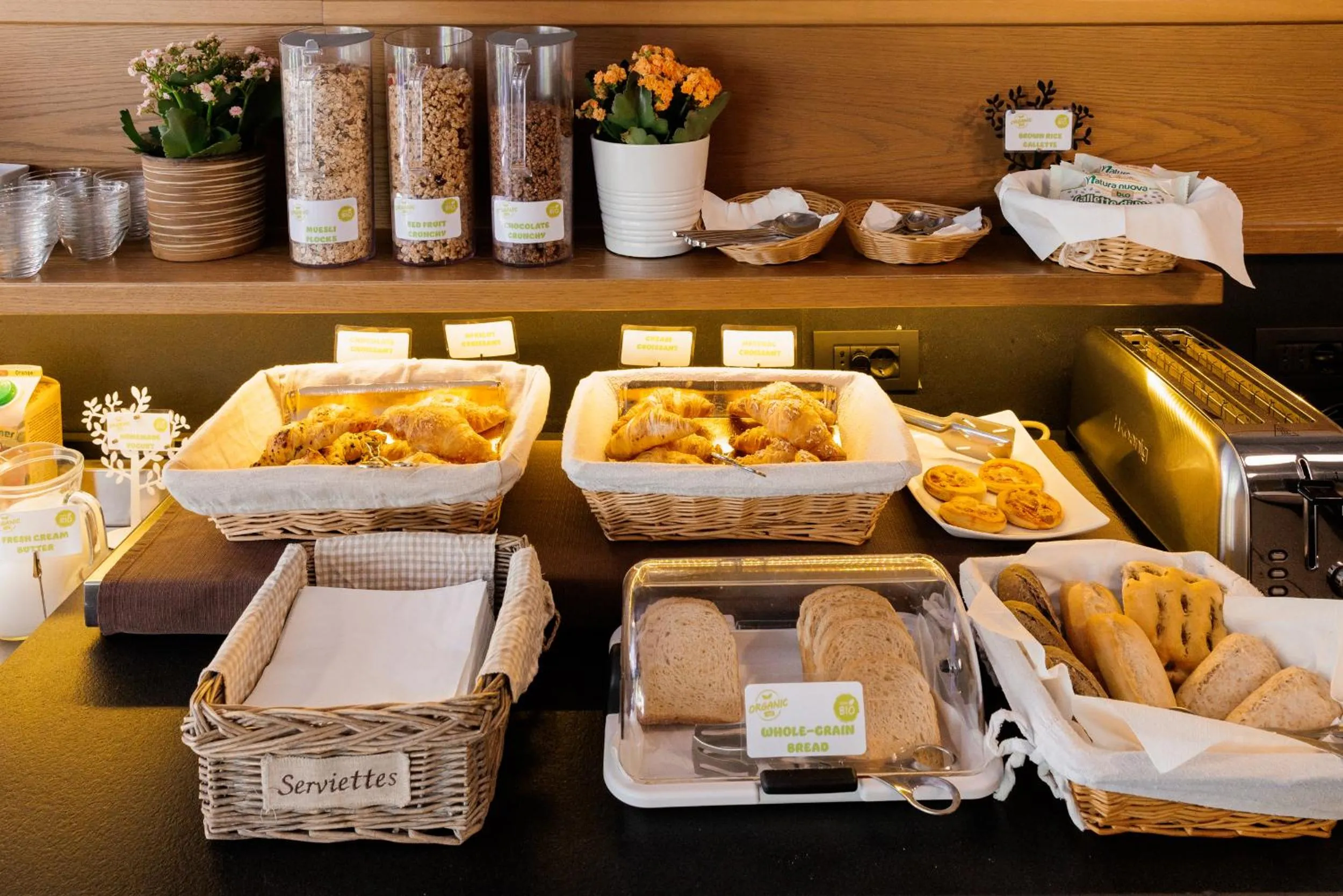 Buffet breakfast in Biocity