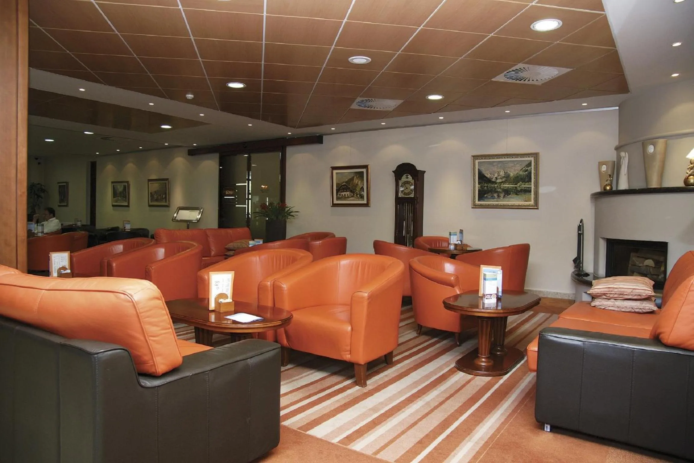 Communal lounge/ TV room in Ramada Resort Kranjska Gora