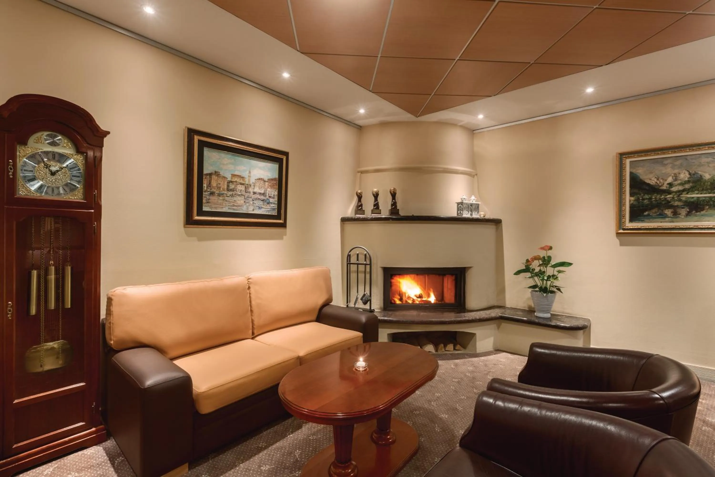 Lounge or bar in Ramada Resort Kranjska Gora