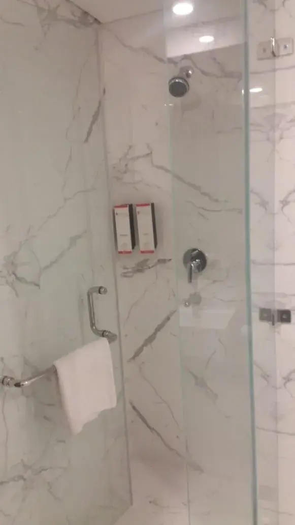 Shower, Bathroom in @HOM Premiere Timoho