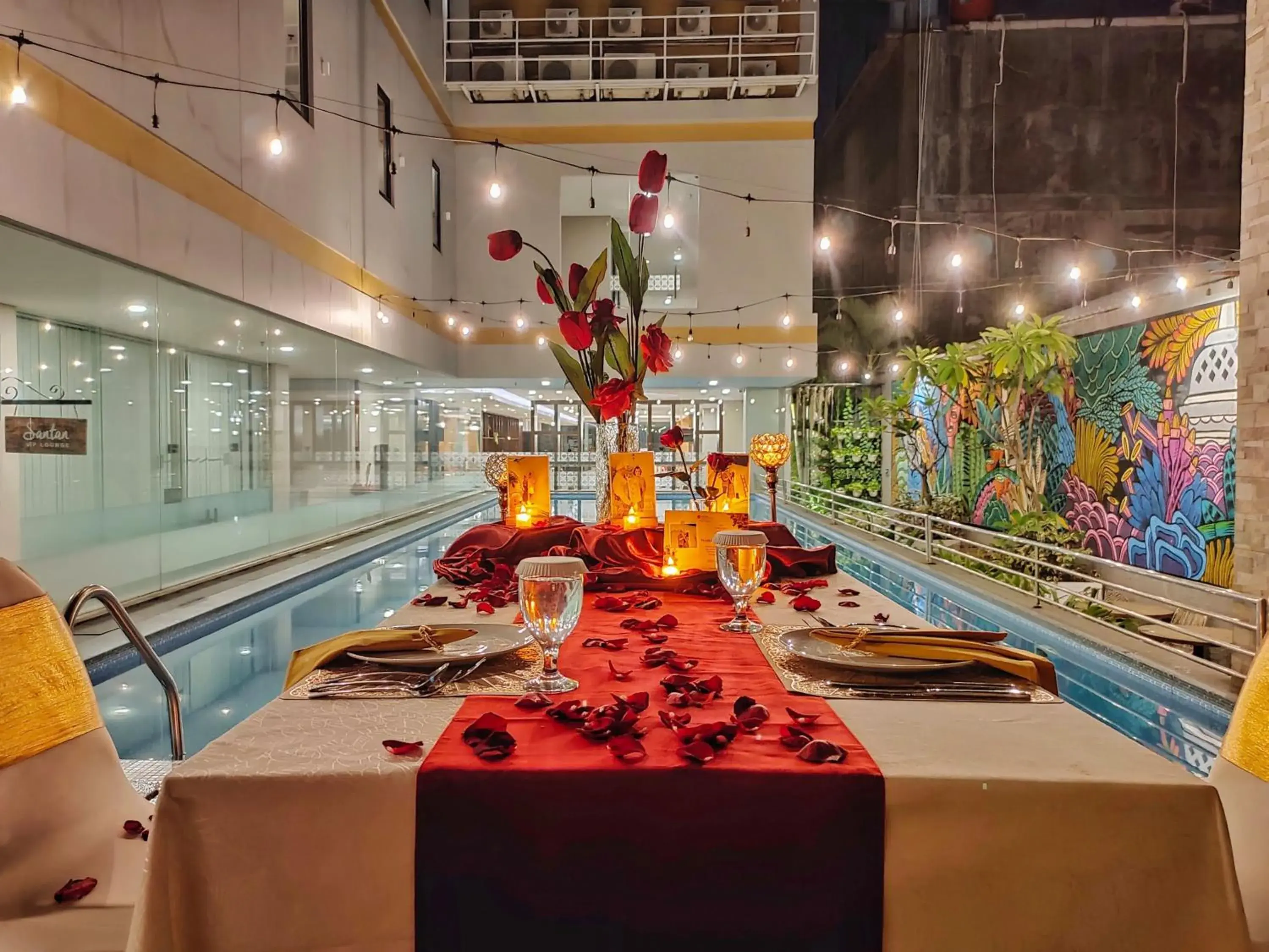 Swimming pool in Horison Emerald Timoho Yogyakarta Swimming pool in Horison Emerald Timoho Yogyakarta