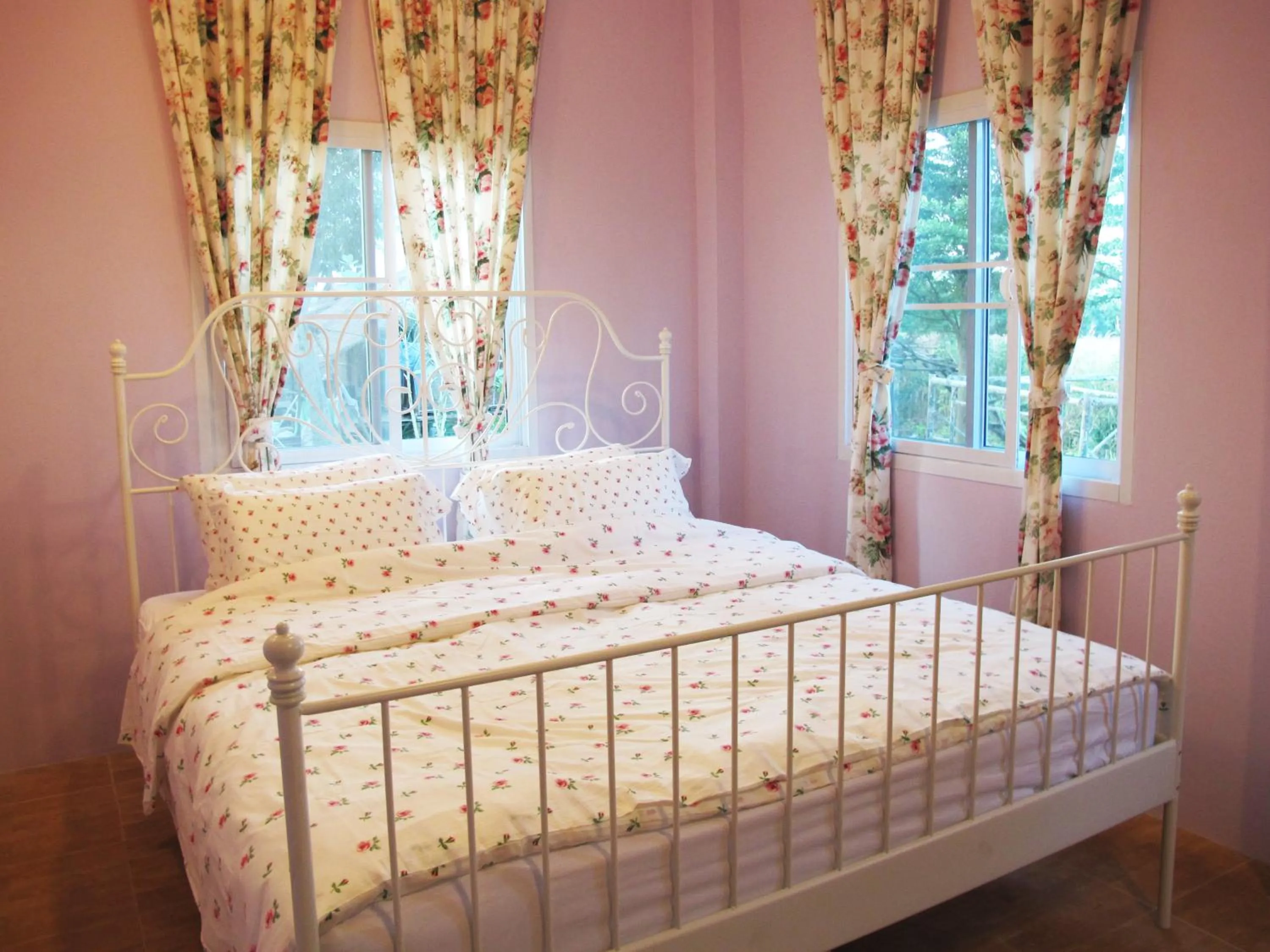 Bed in Blue Sky Villa Khao Yai