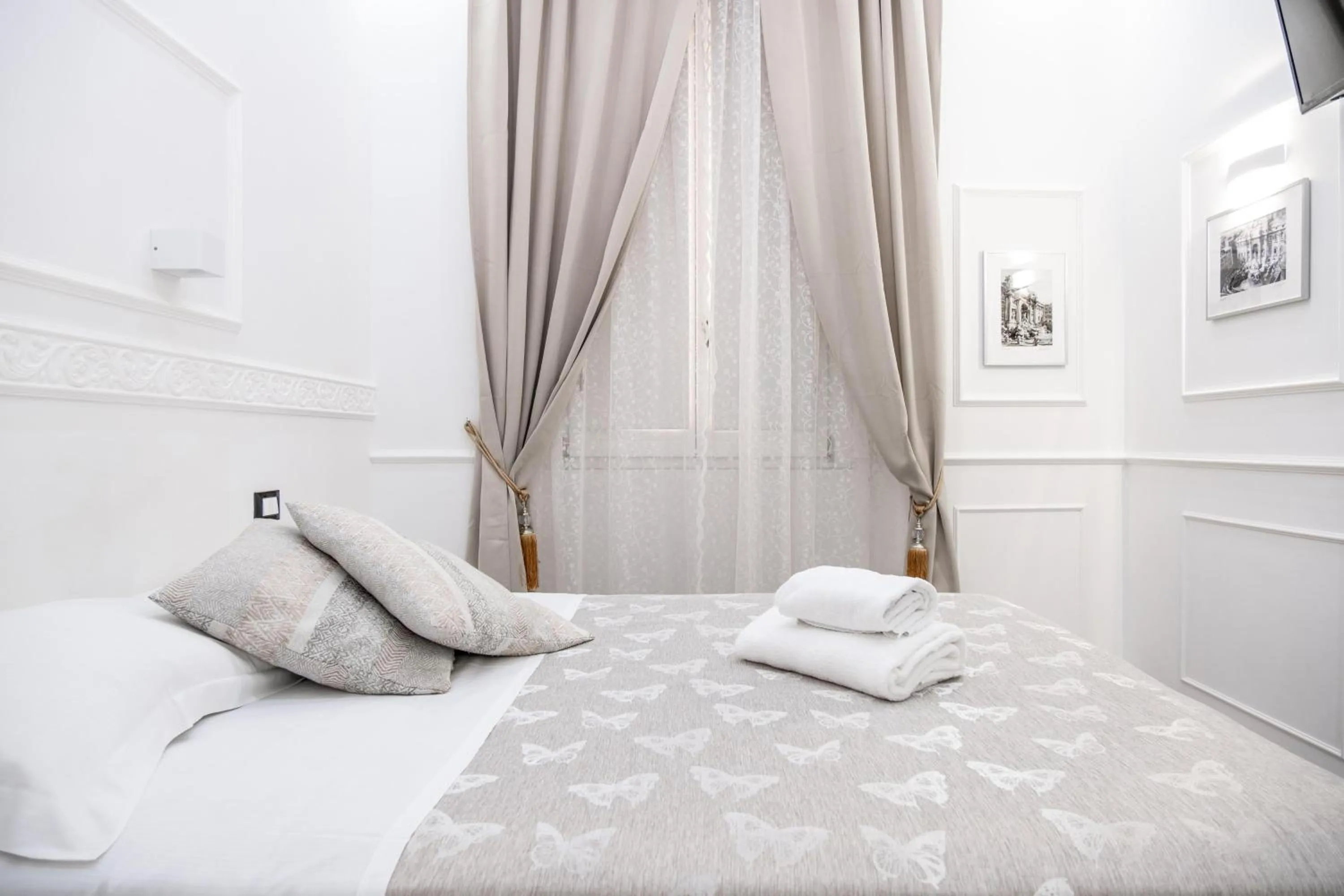 Photo of the whole room, Bed in Locanda Parlamento