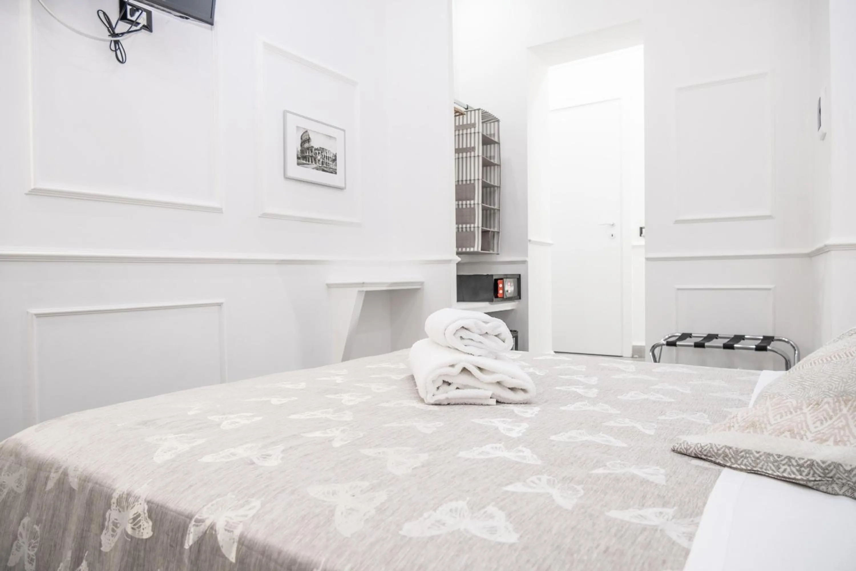 Photo of the whole room, Bed in Locanda Parlamento