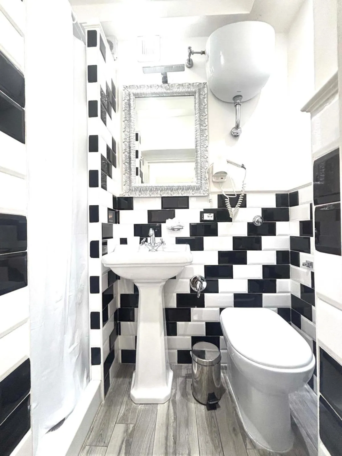 Bathroom in Locanda Parlamento