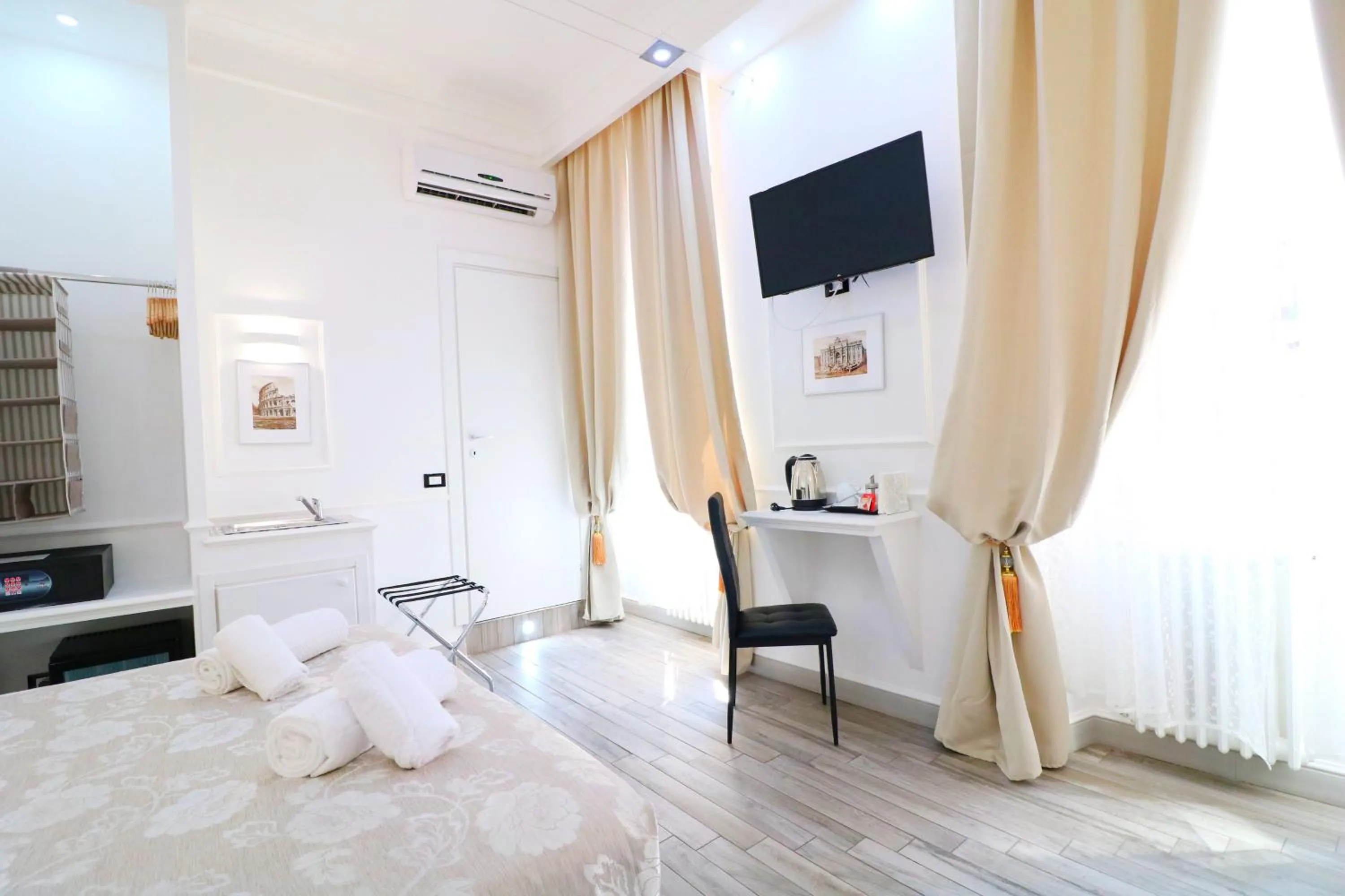 Bedroom, Bed in Locanda Parlamento