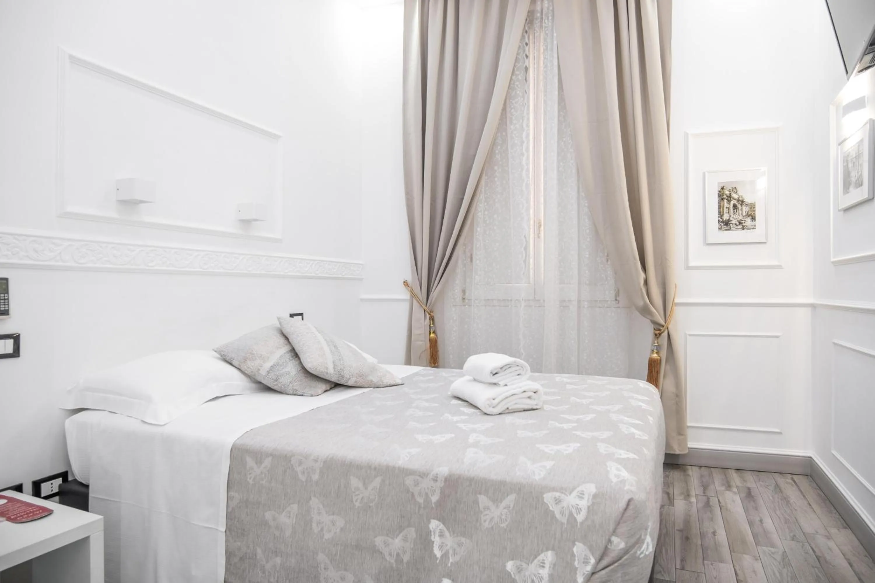 Photo of the whole room, Bed in Locanda Parlamento