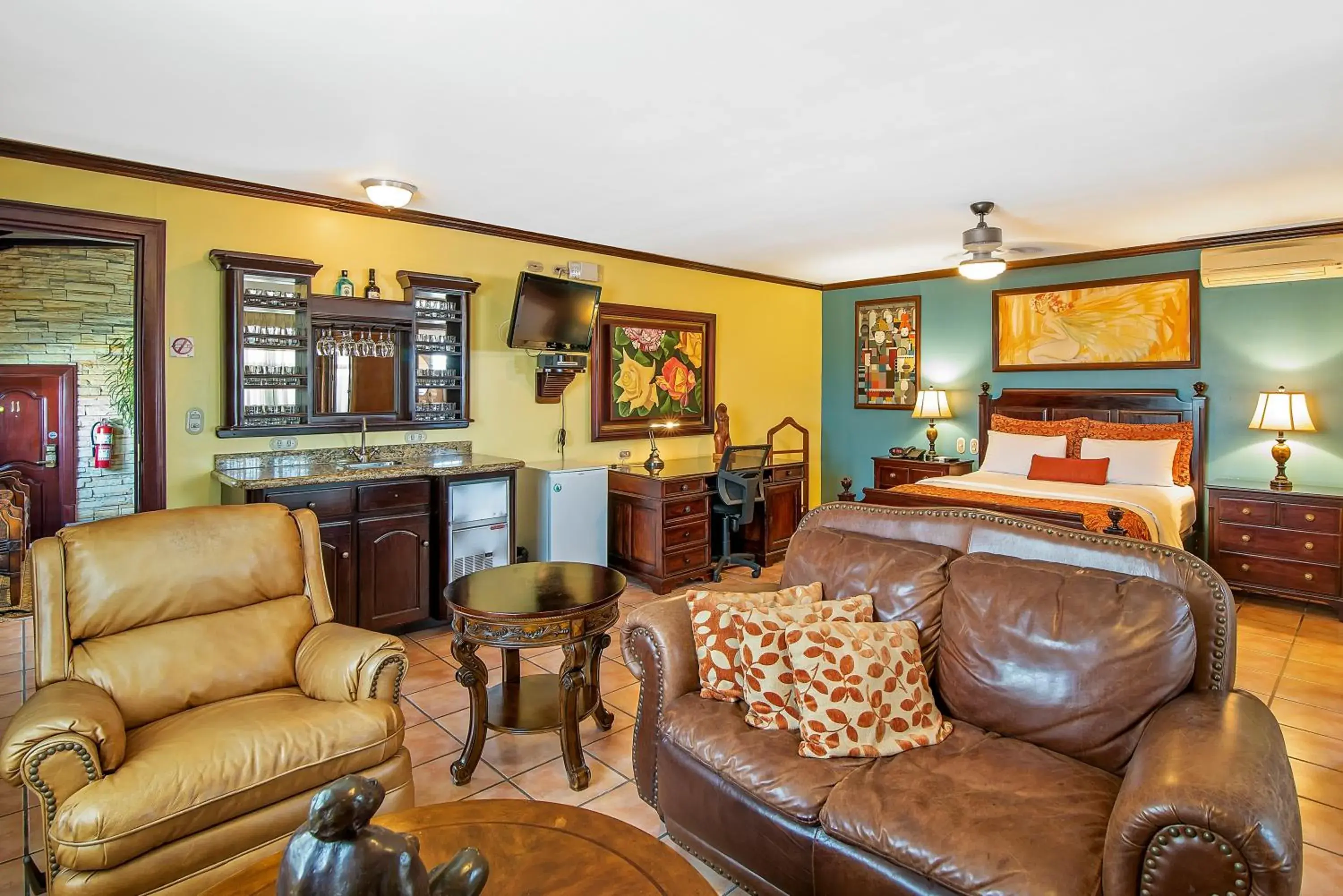 Bed in Hotel Casa Roland San Jose Bed in Hotel Casa Roland San Jose