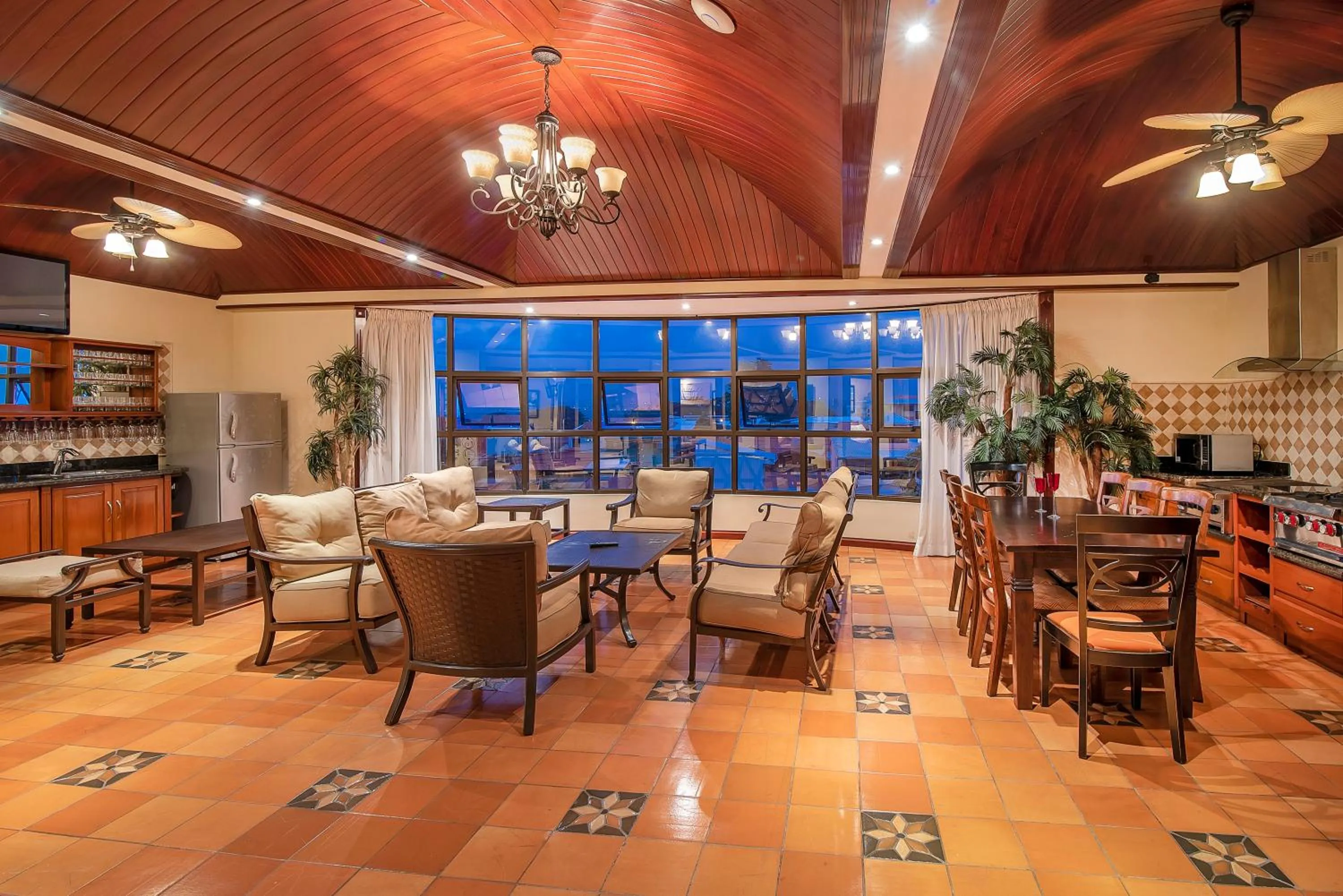 Shower in Hotel Casa Roland San Jose