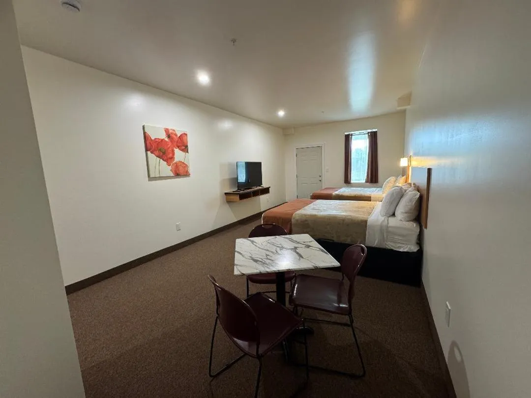Photo of the whole room, Bed in Studio Motel of Lake George
