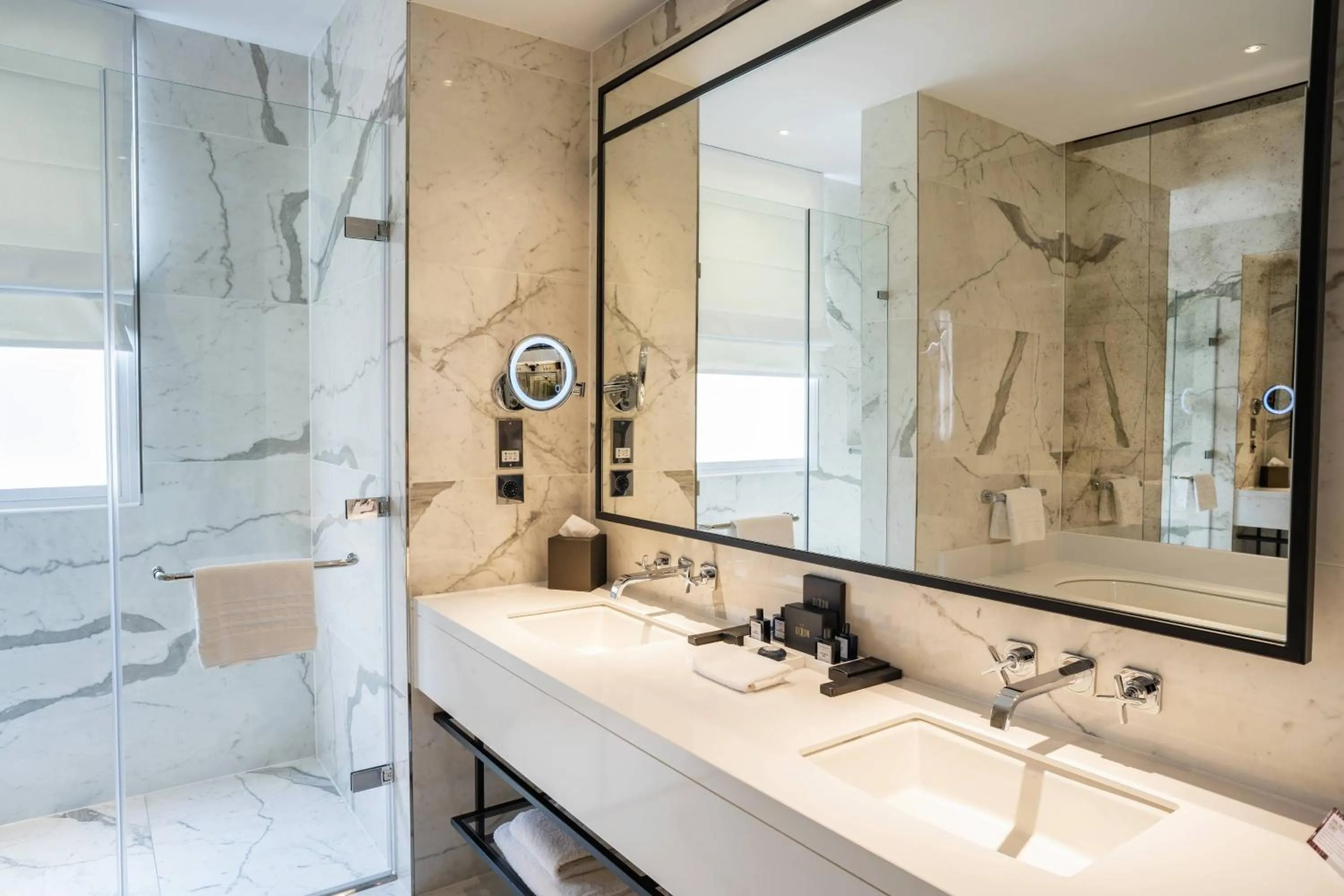 Bathroom in The Dixon, Tower Bridge, Autograph Collection