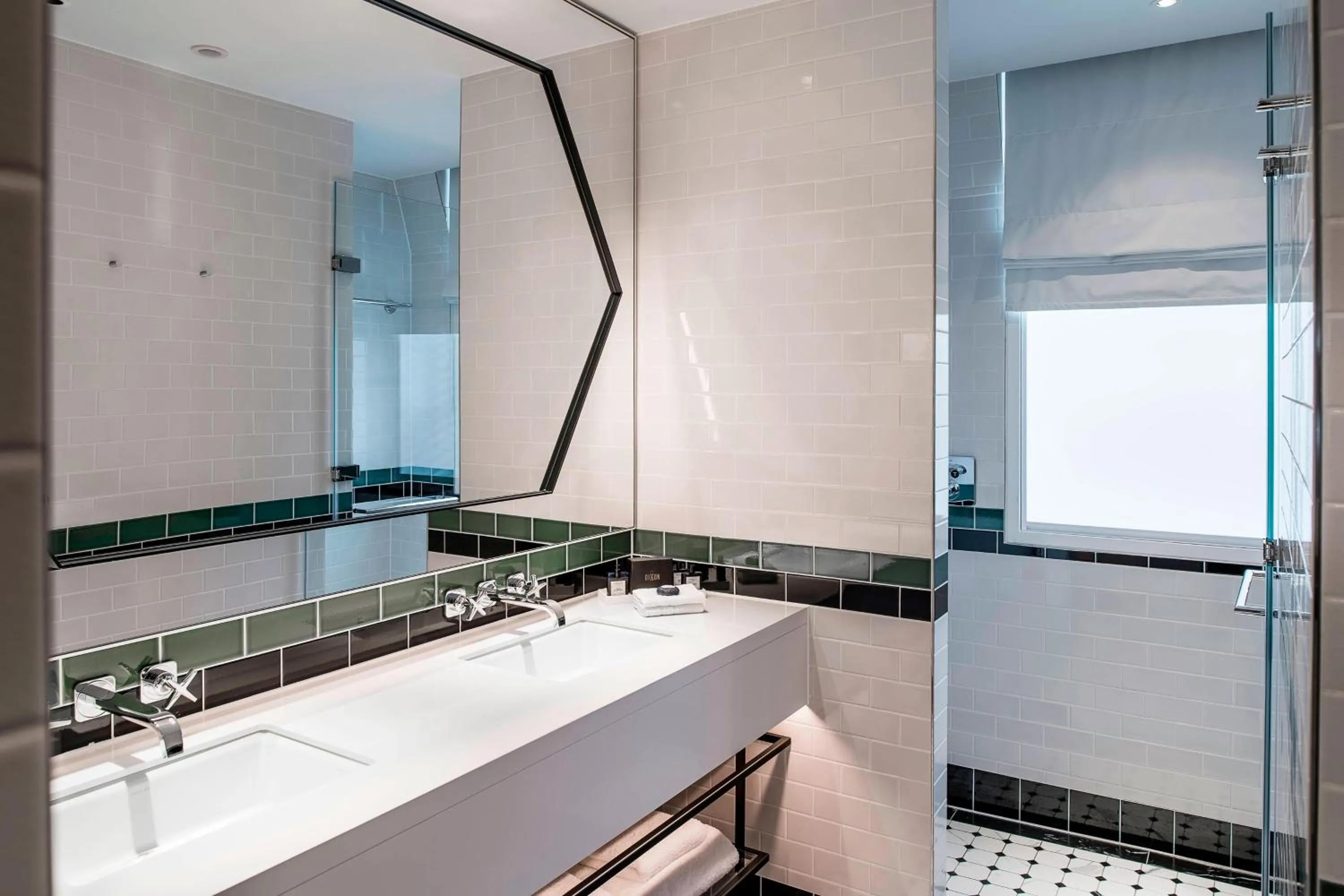 Bathroom in The Dixon, Tower Bridge, Autograph Collection