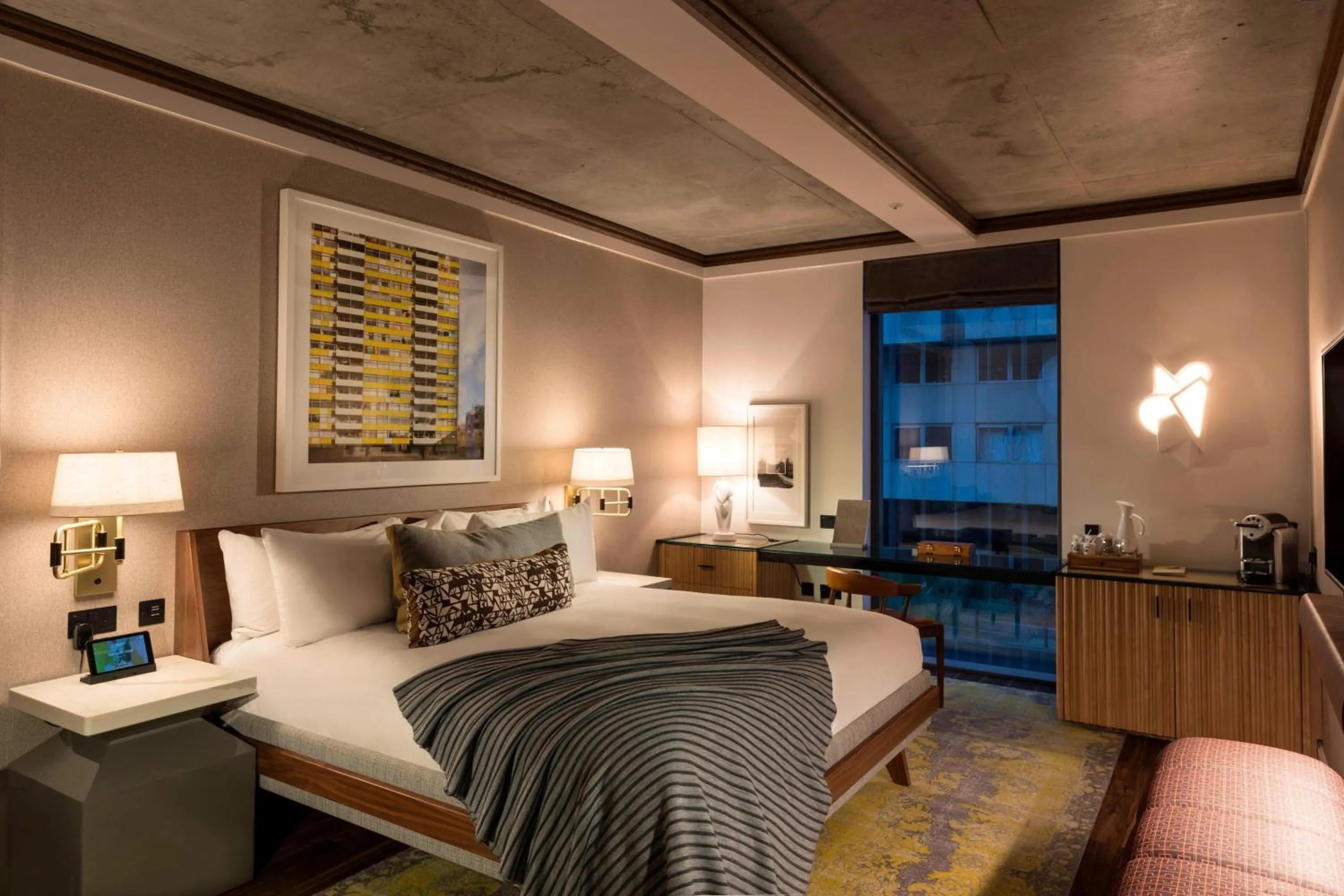 Photo of the whole room, Bed in Bankside Hotel, Autograph Collection