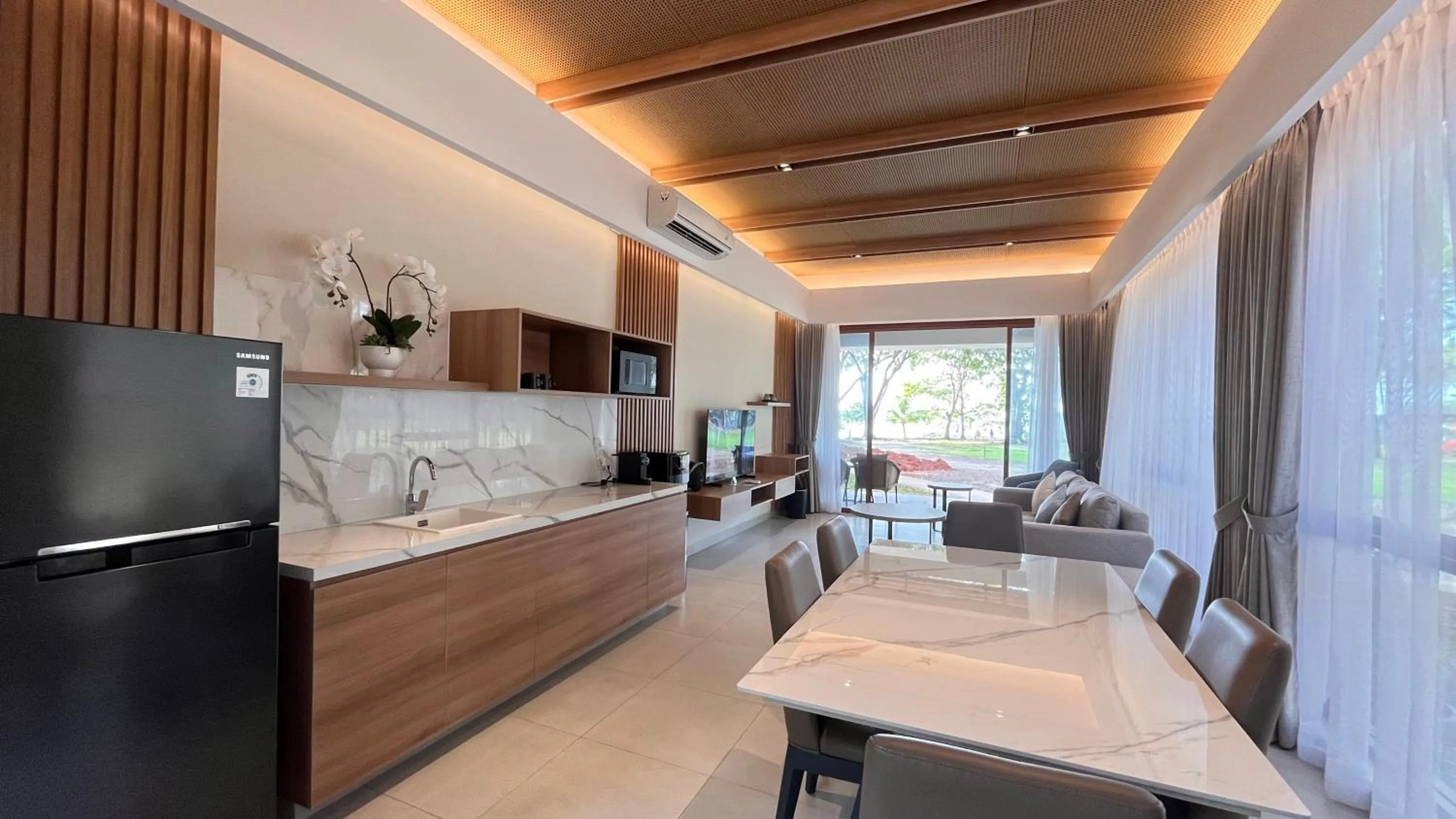 Dining area in Mambruk Hotel & Convention