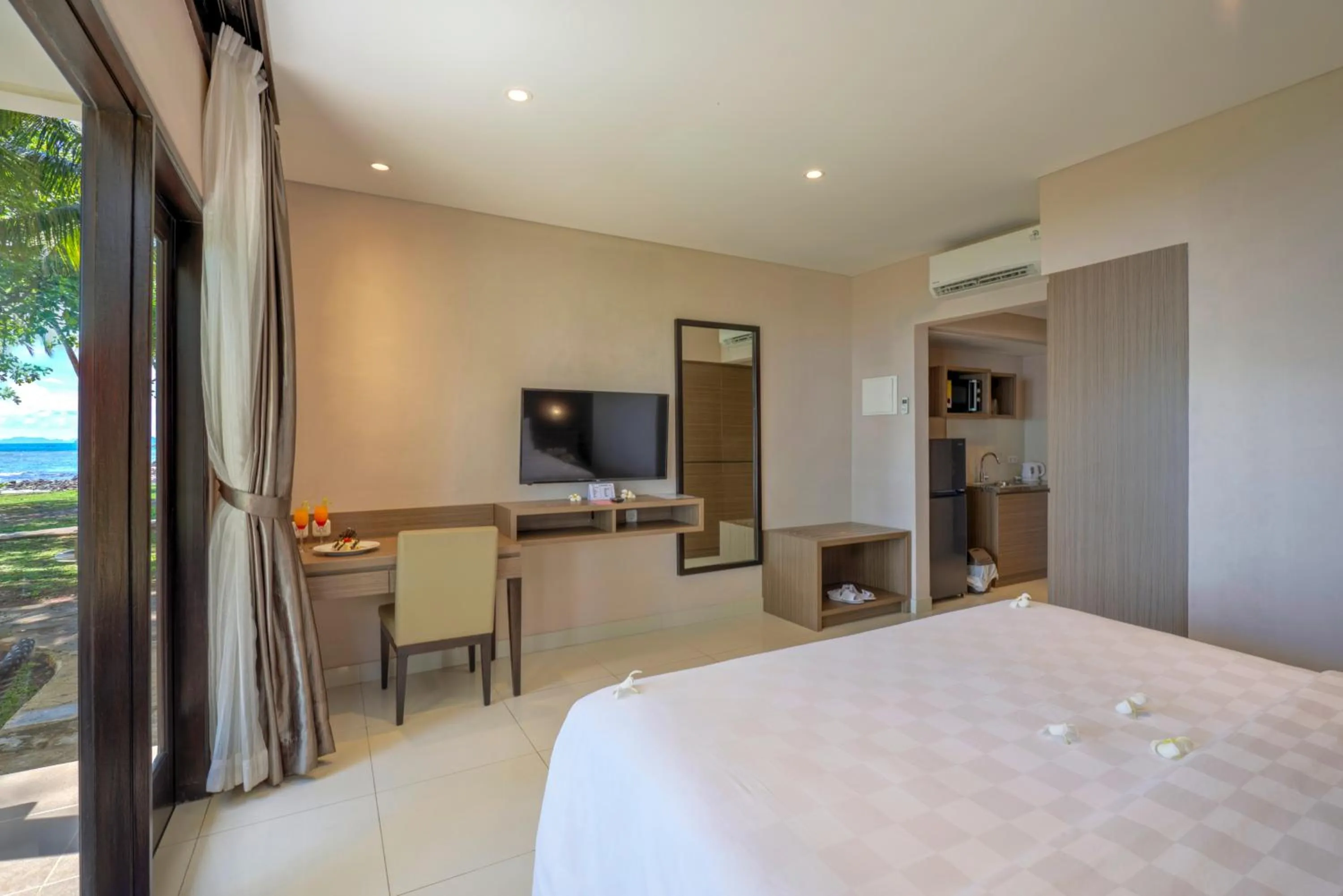 Bedroom, Bed in Mambruk Hotel & Convention