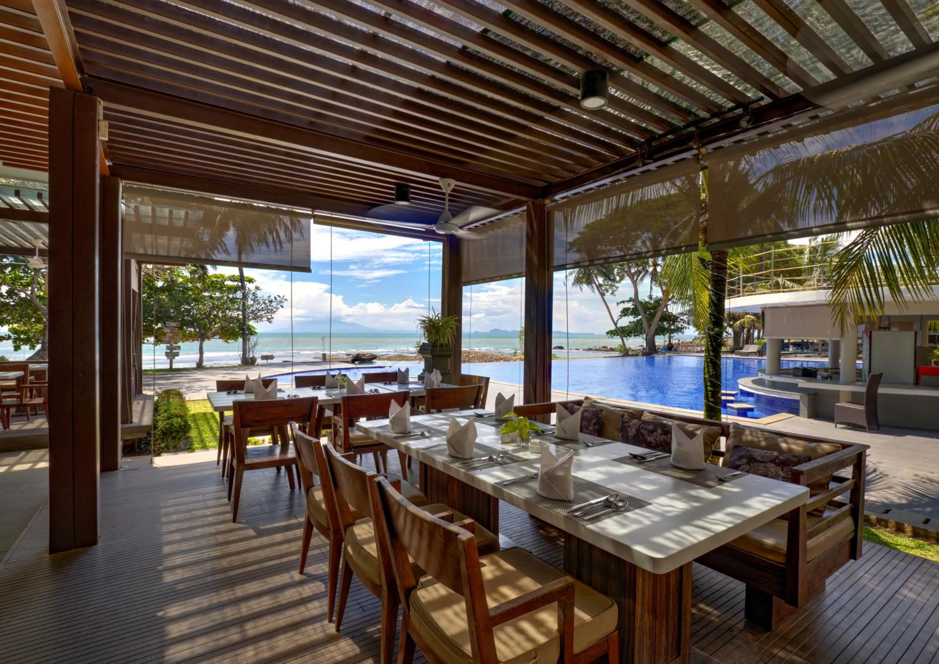 Restaurant/places to eat in Mambruk Hotel & Convention