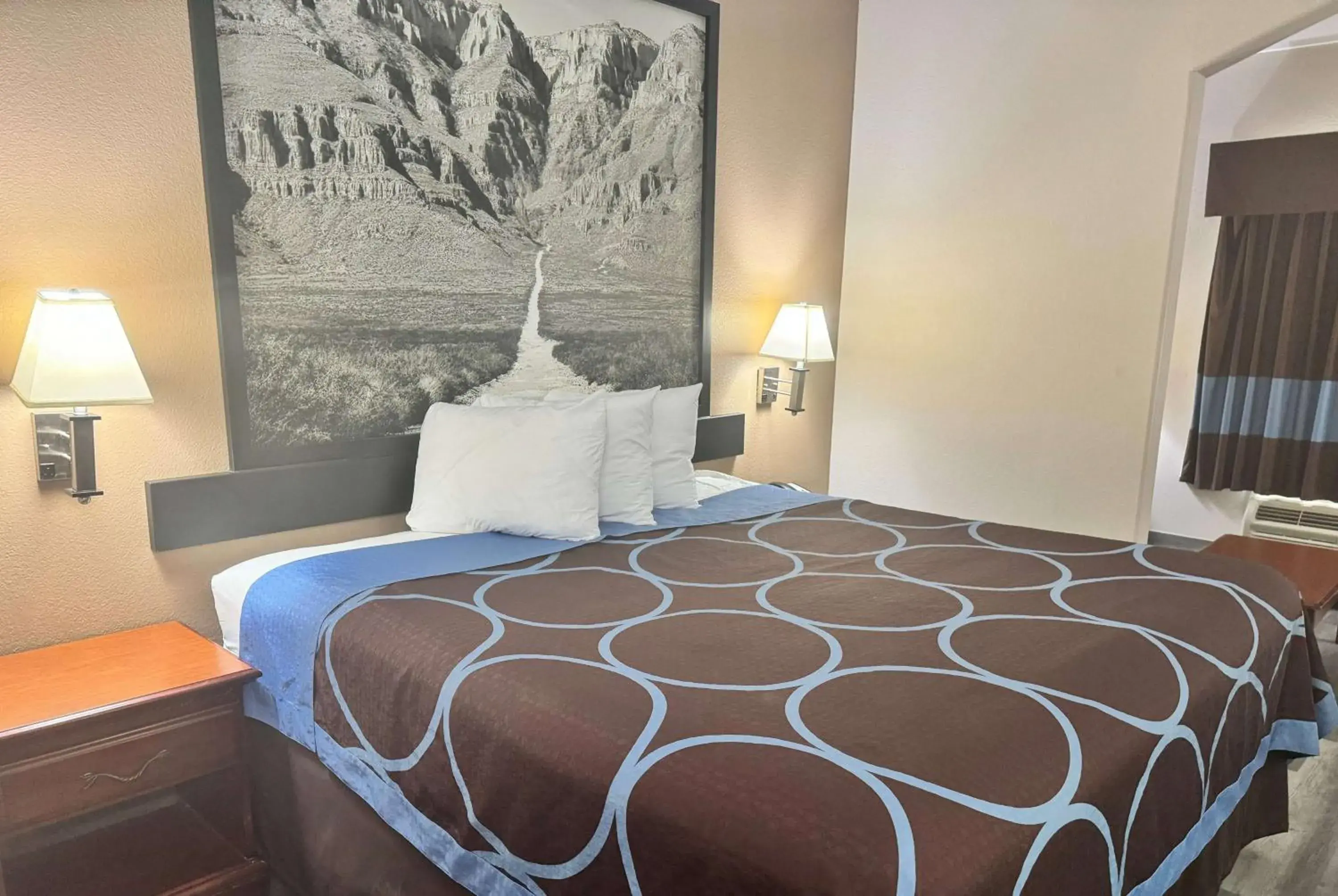 Photo of the whole room, Bed in Super 8 by Wyndham Huntsville Photo of the whole room, Bed in Super 8 by Wyndham Huntsville