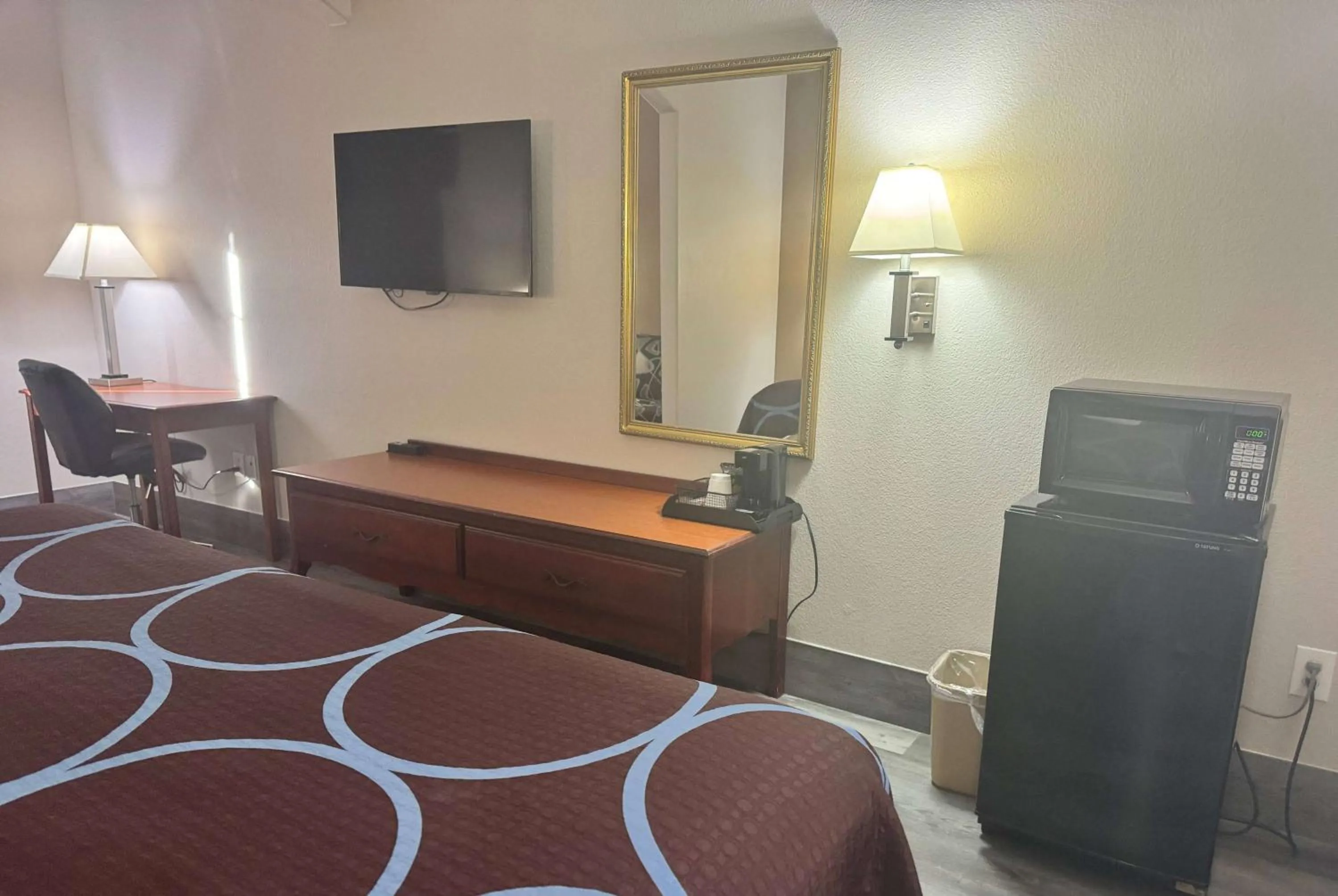 Photo of the whole room in Hotel Piney Woods