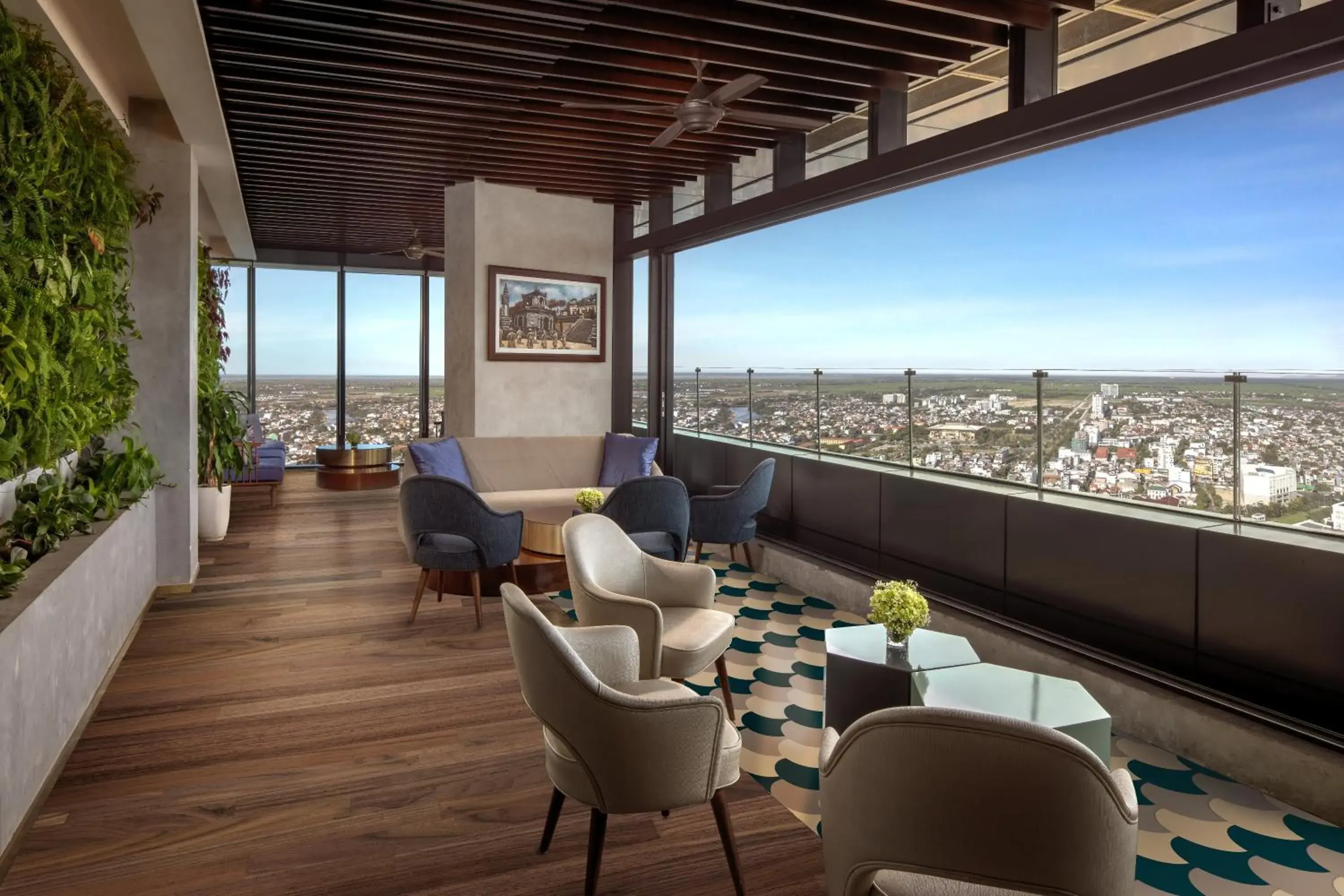 Lounge or bar in Melia Vinpearl Hue Lounge or bar in Melia Vinpearl Hue