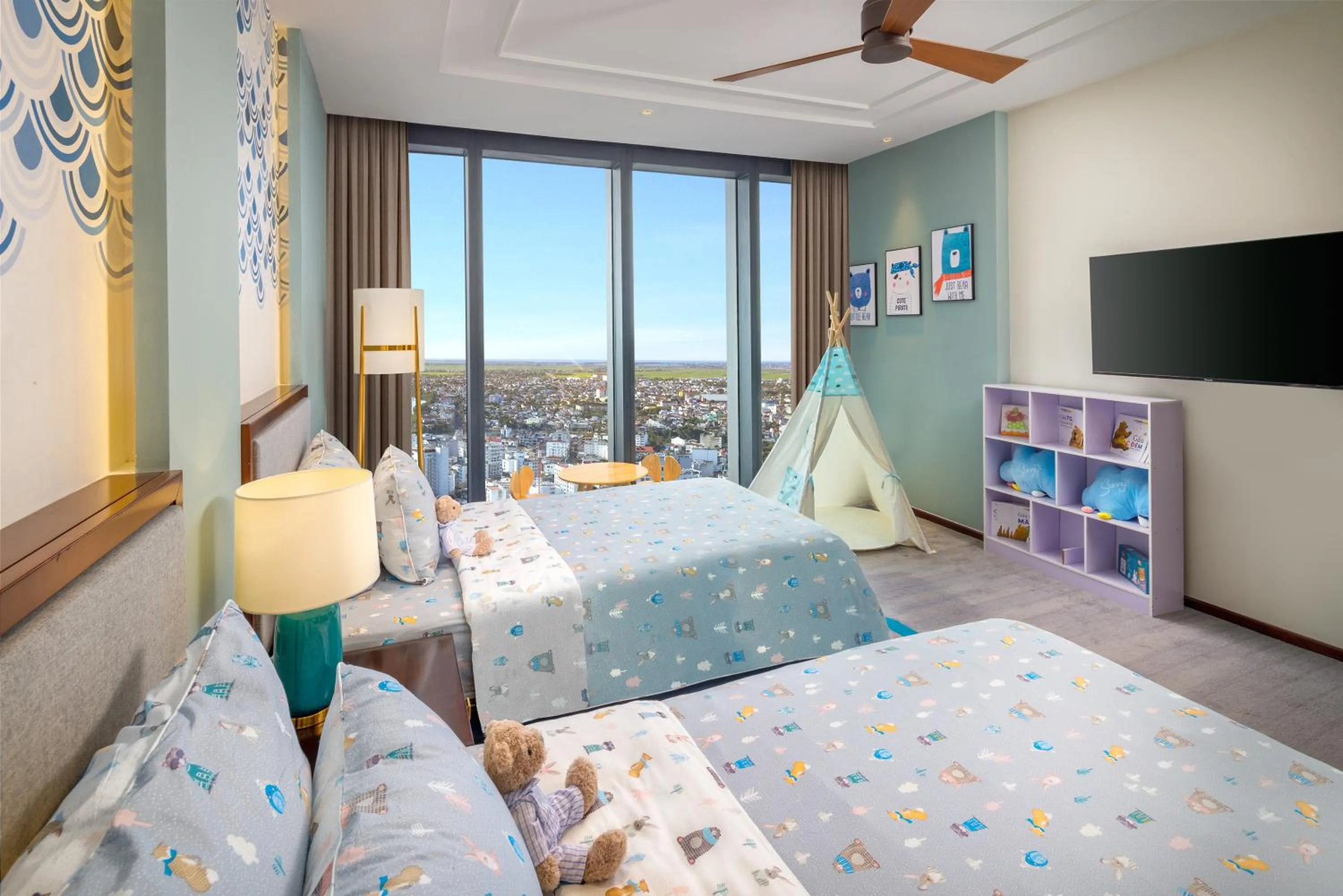 City view, Bed in Melia Vinpearl Hue