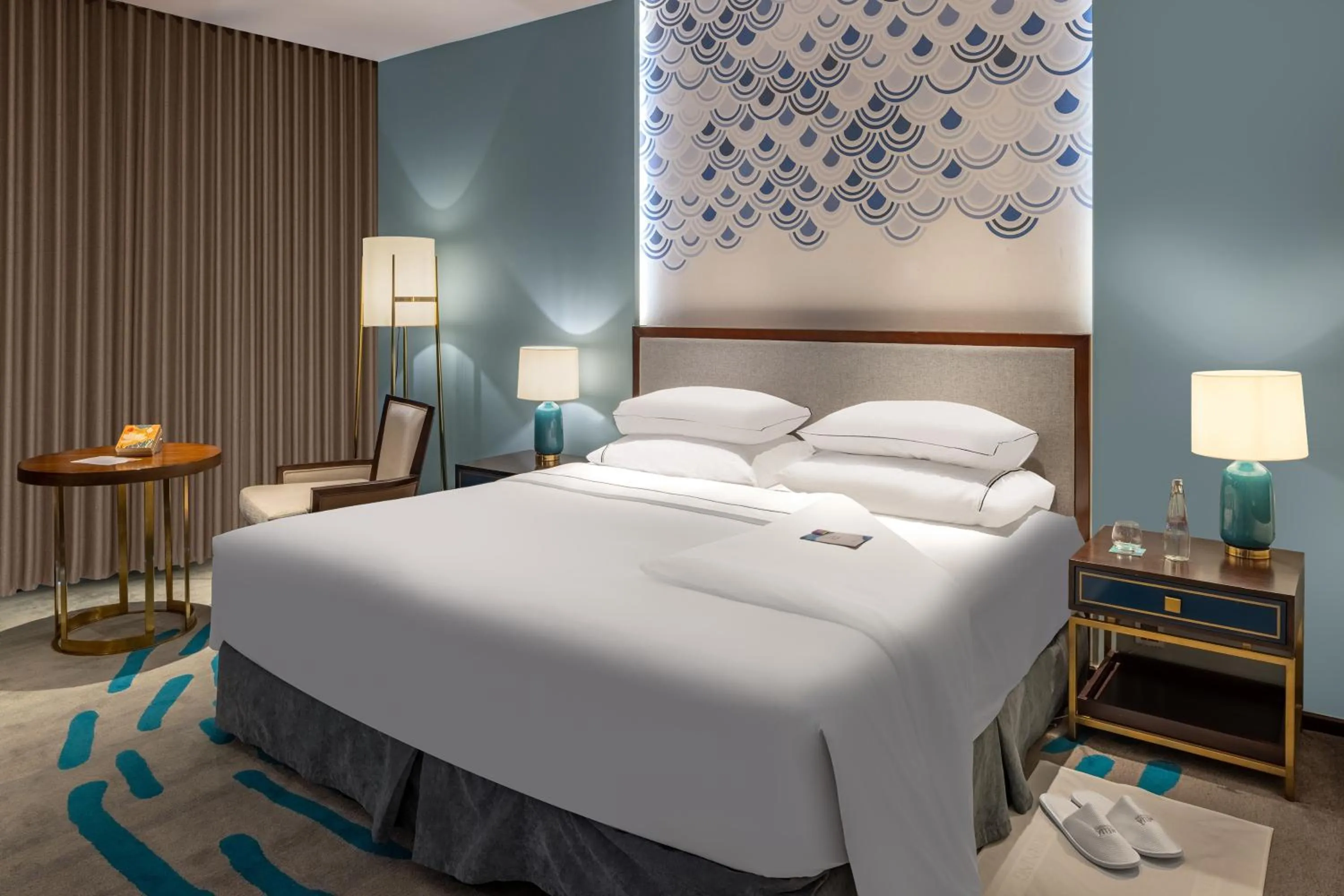 Bedroom, Bed in Melia Vinpearl Hue