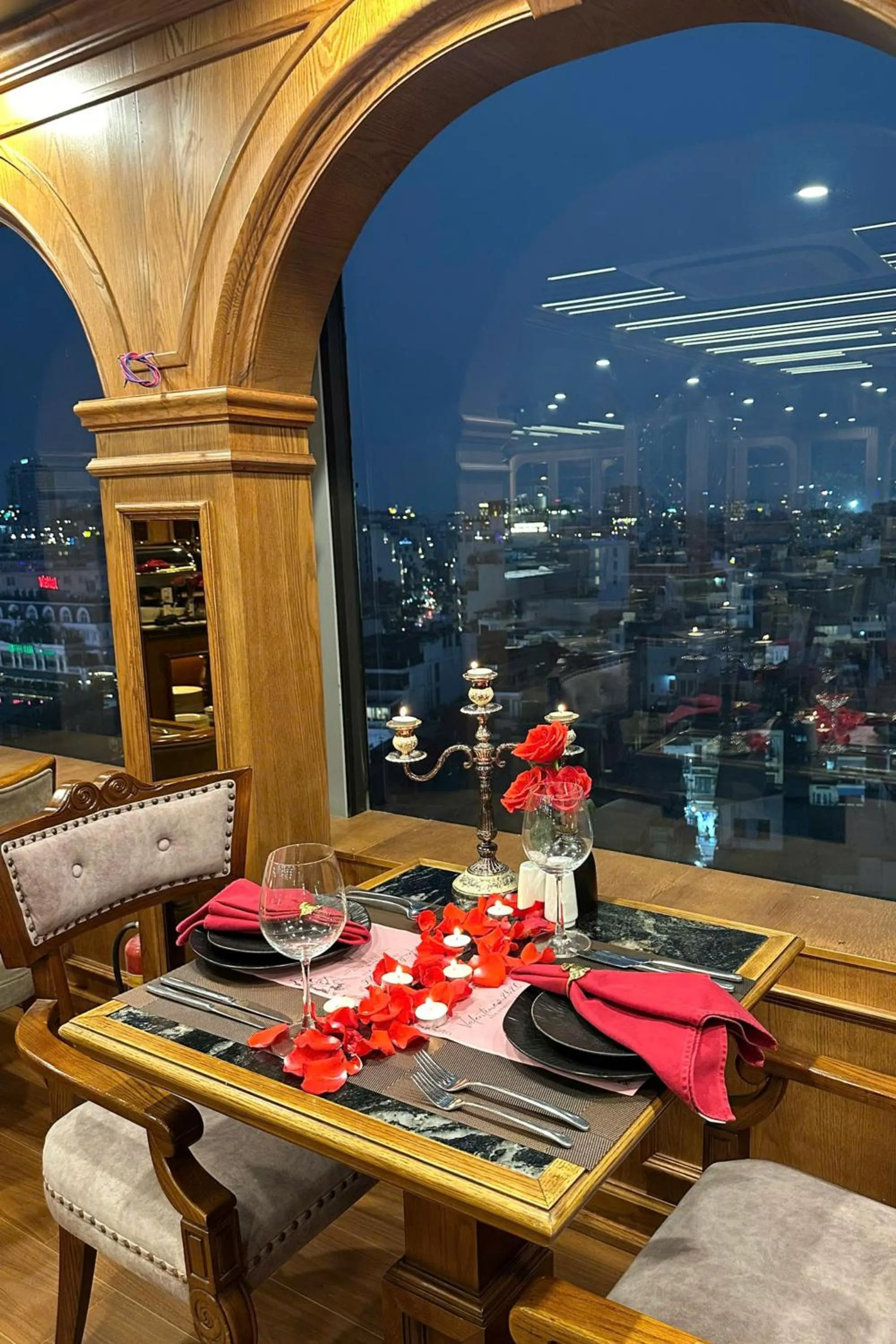 Restaurant/places to eat in Rex Hanoi Hotel