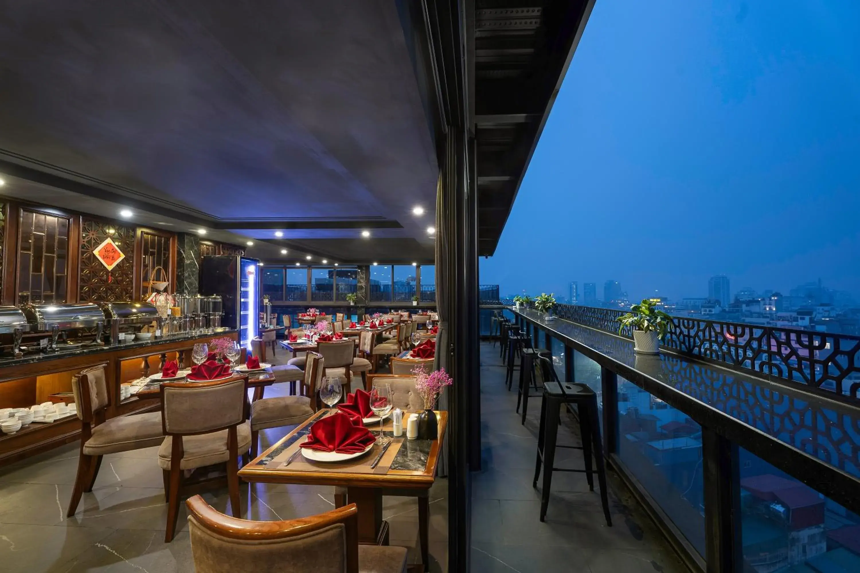 Restaurant/places to eat in Rex Hanoi Hotel Restaurant/places to eat in Rex Hanoi Hotel