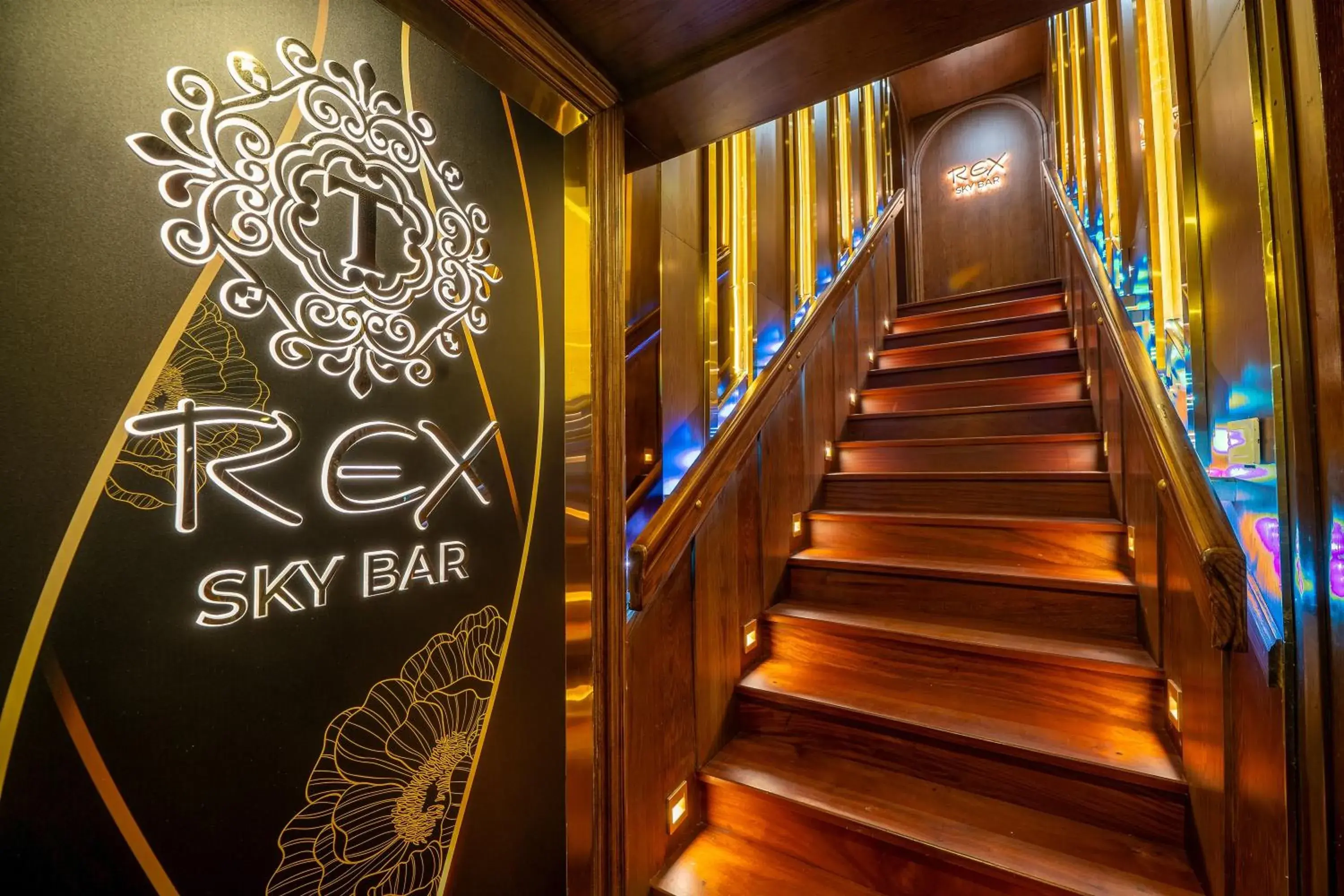 Lounge or bar in Rex Hanoi Hotel Lounge or bar in Rex Hanoi Hotel