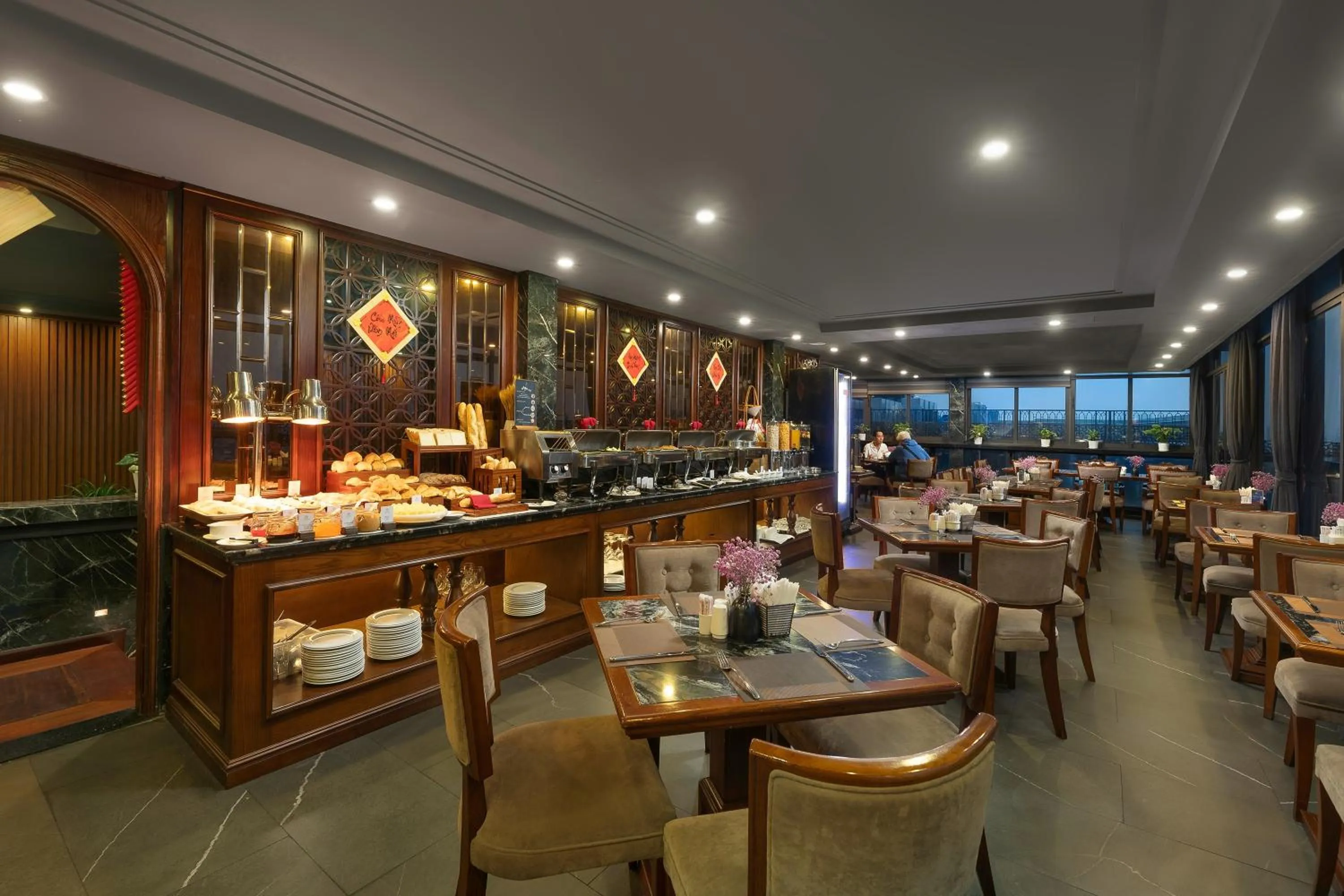 Restaurant/places to eat in Rex Hanoi Hotel