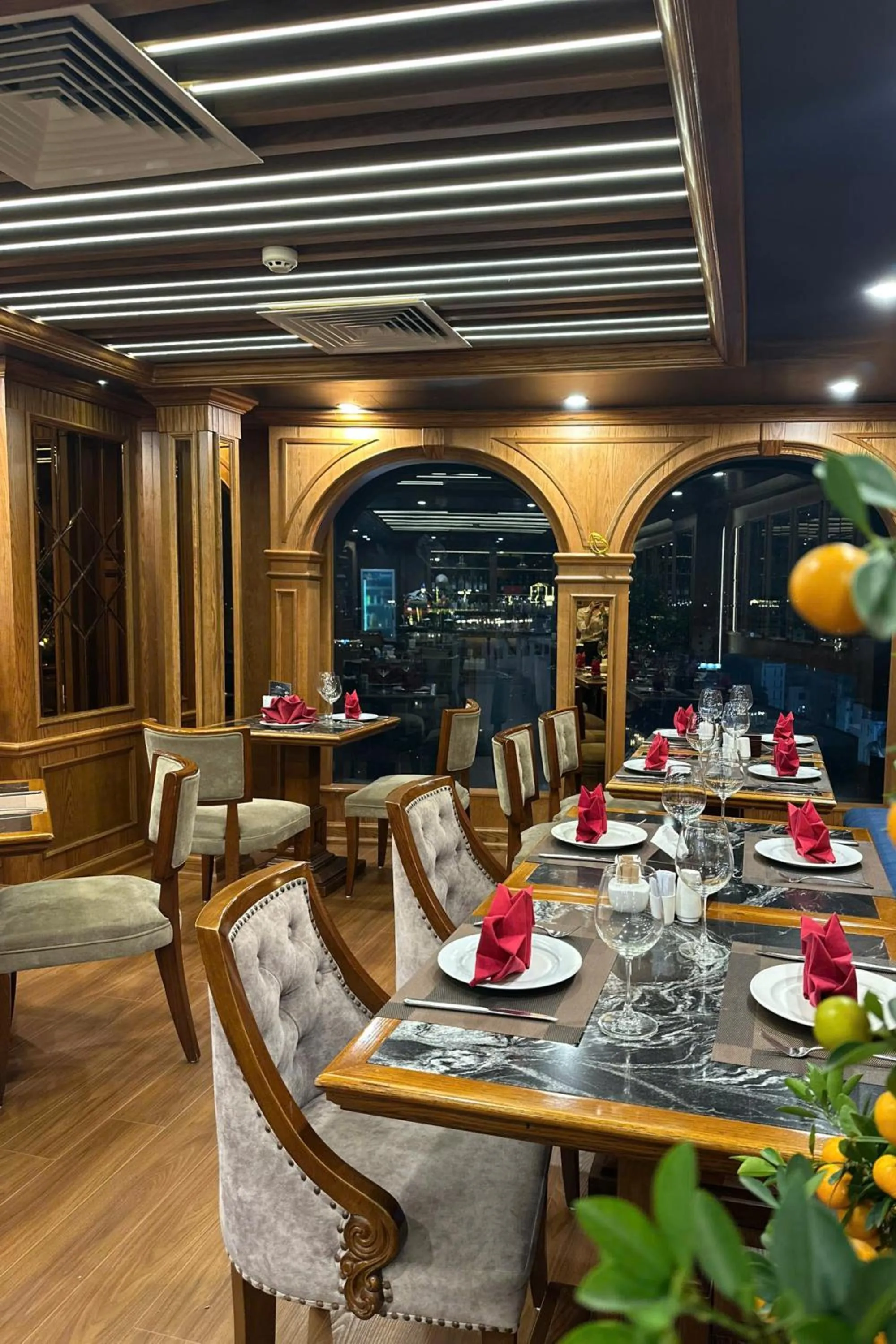Restaurant/places to eat in Rex Hanoi Hotel