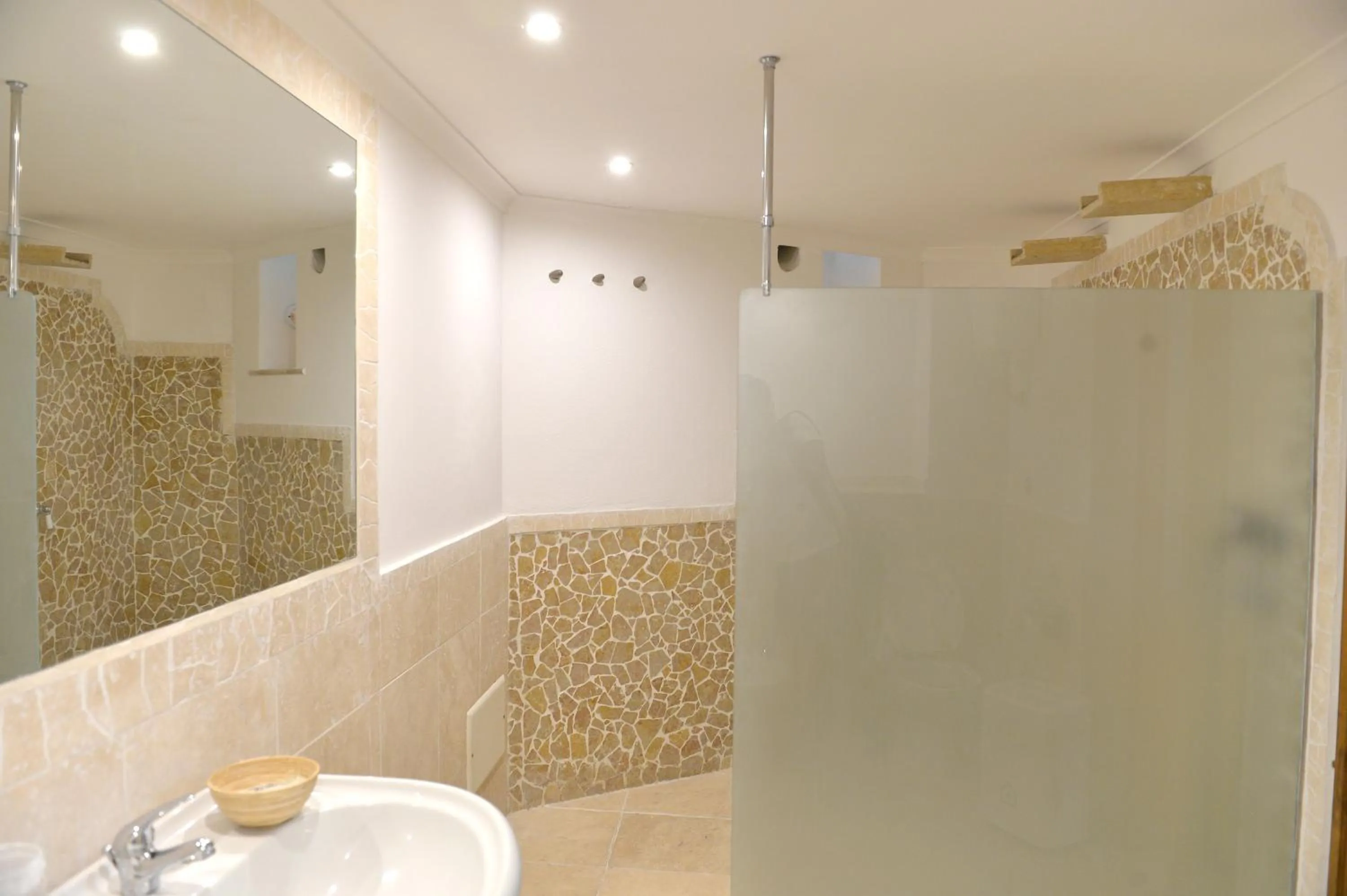 Shower in Piccolo Hotel Luisa