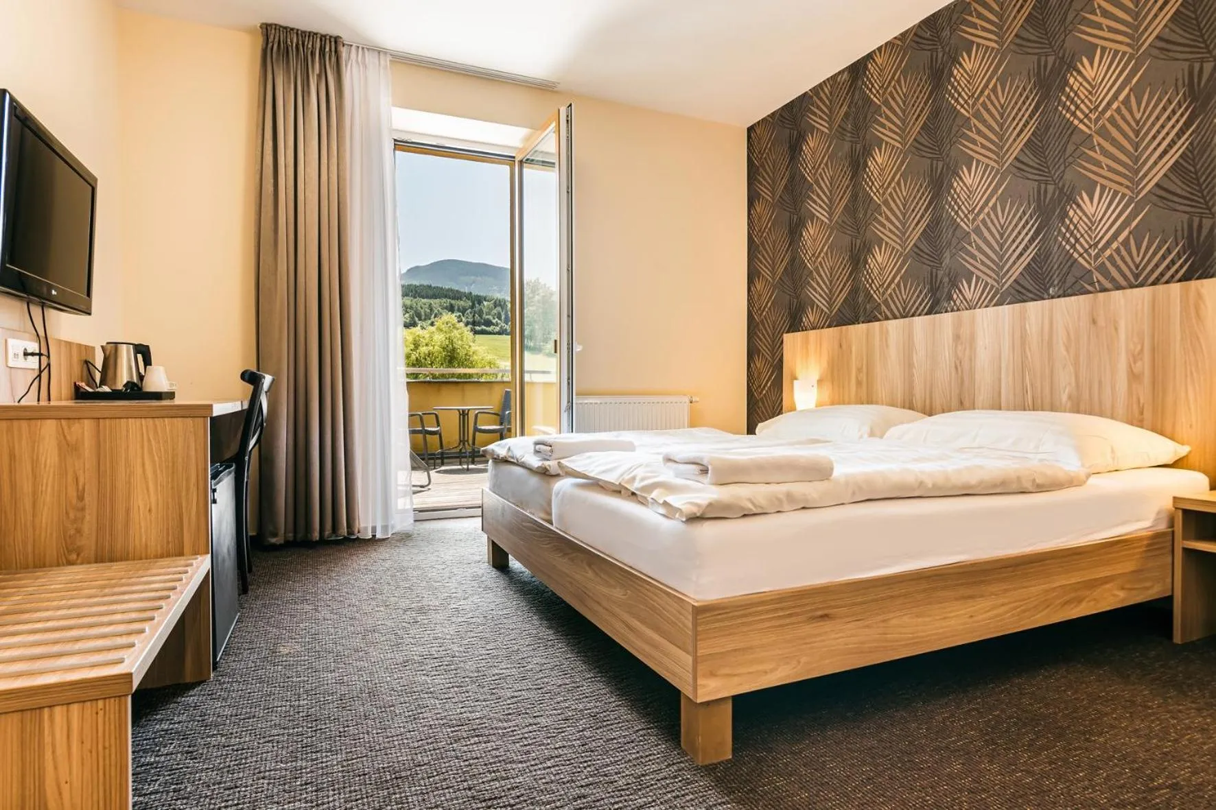 Property building, Bed in Hotel Helios