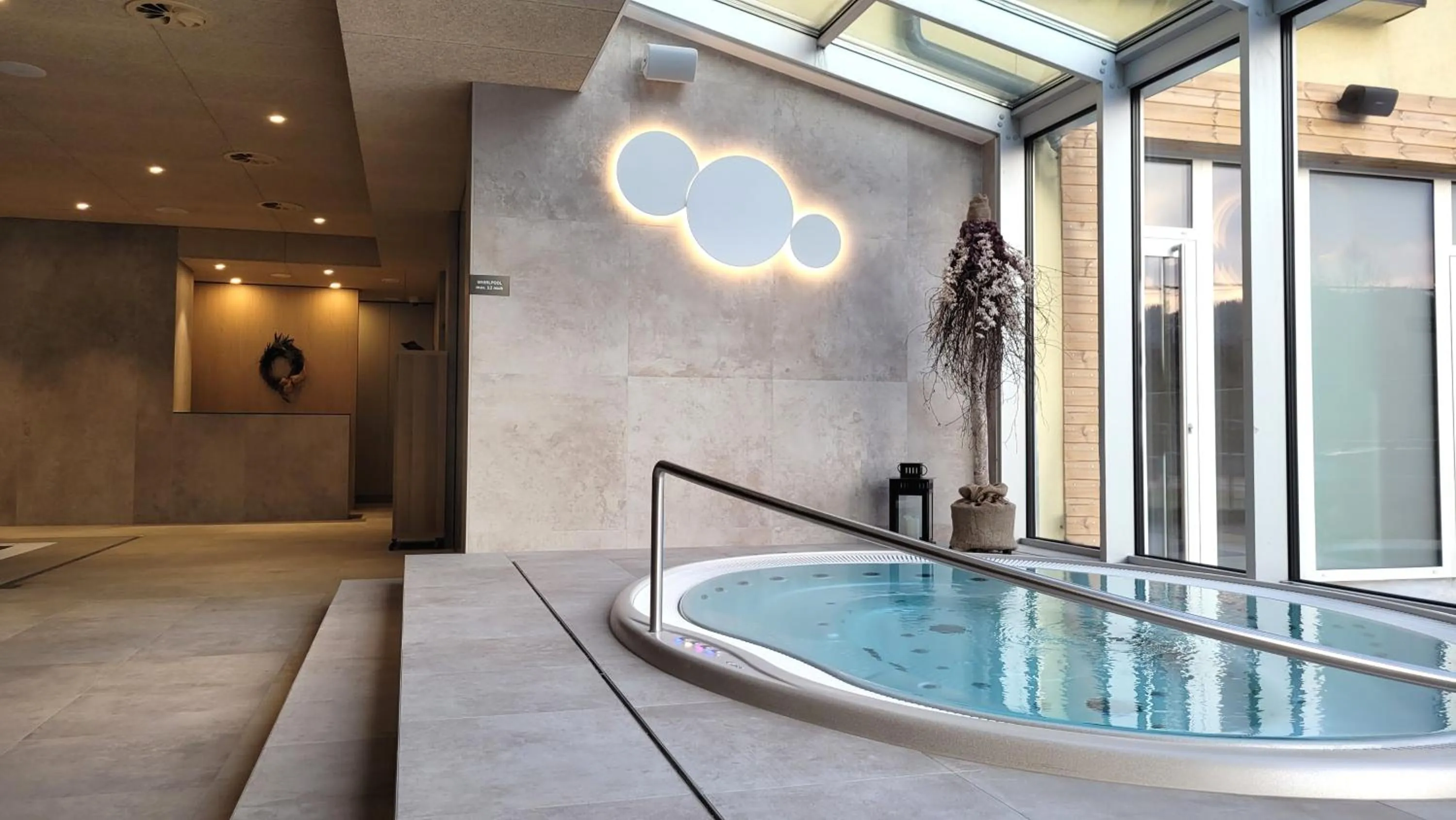 Hot Tub in Hotel Helios