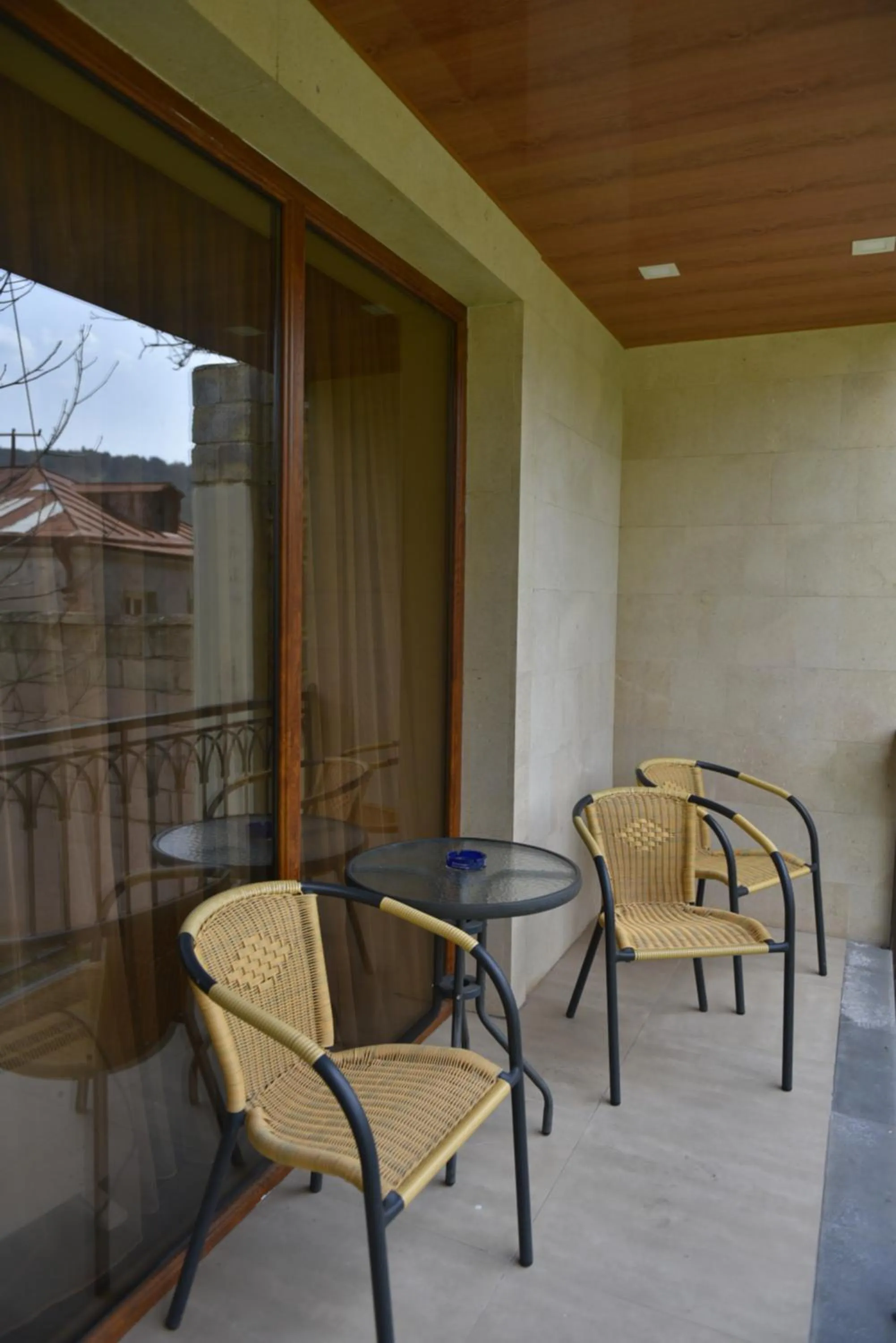 Living room in GreenWood Hotel