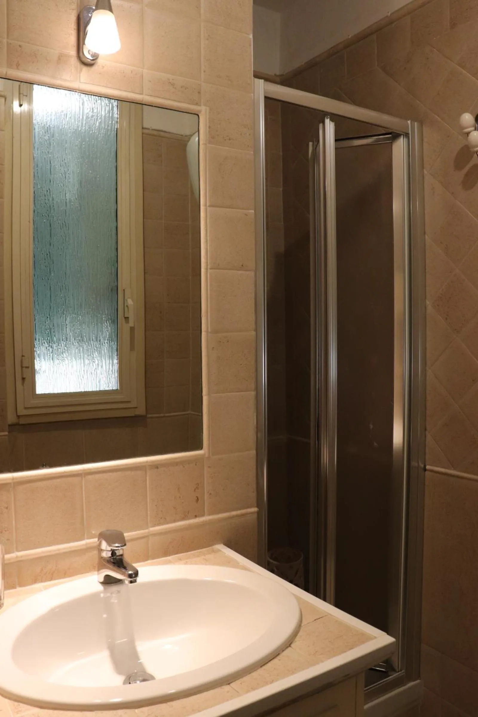 Bathroom in The Center Of Rome B&B
