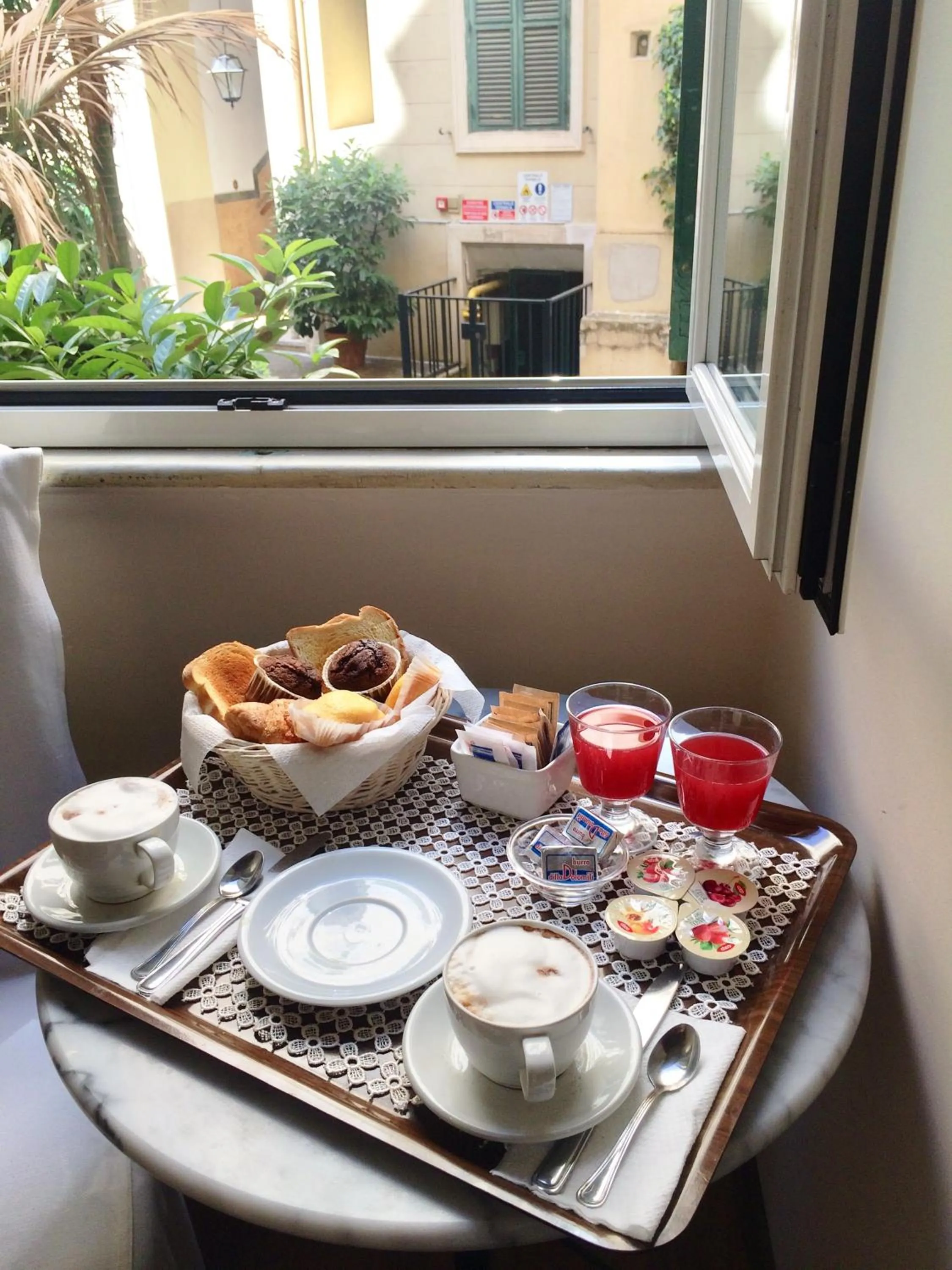 Breakfast in The Center Of Rome B&B
