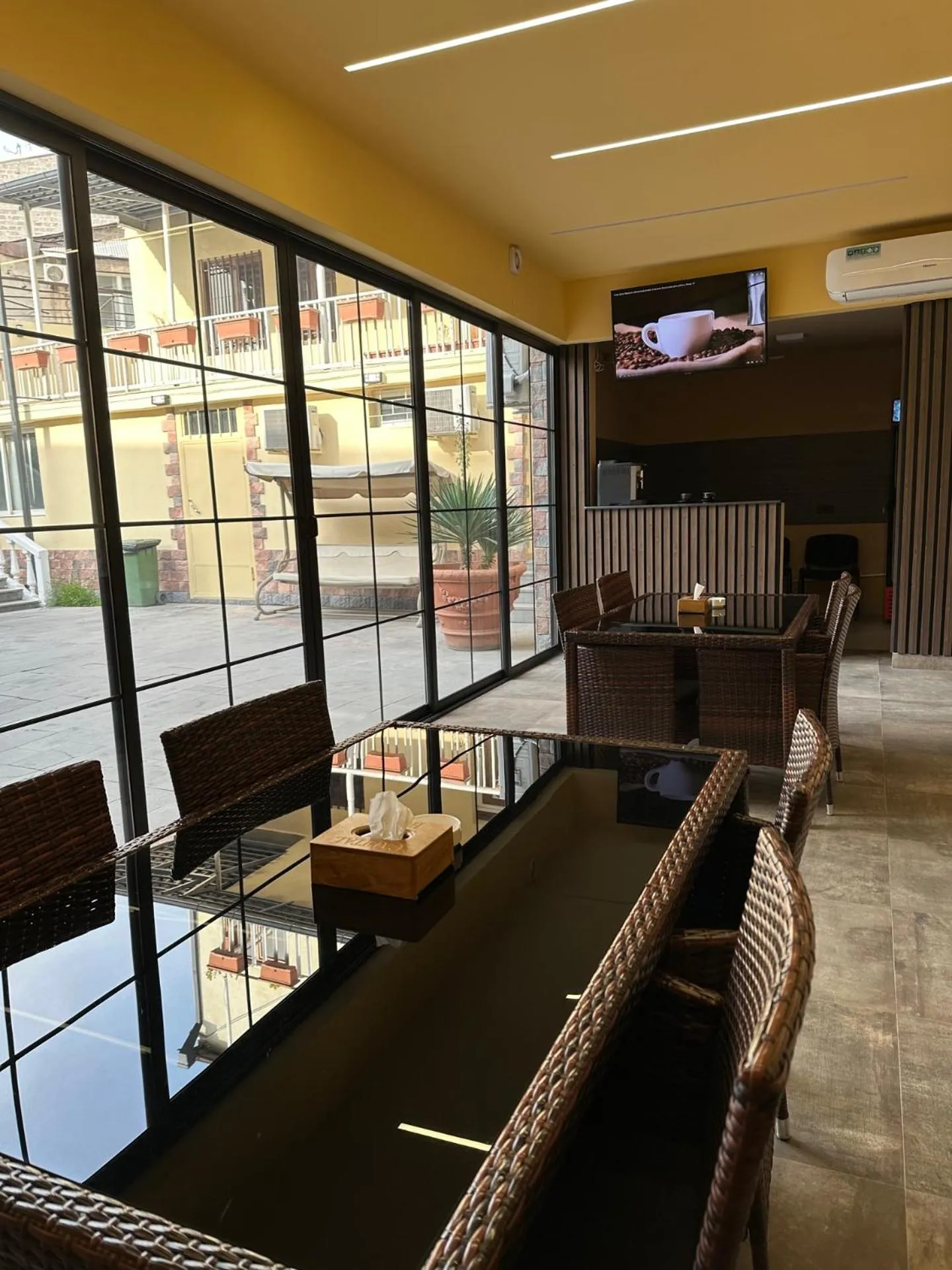 TV and multimedia in Capital Hotel