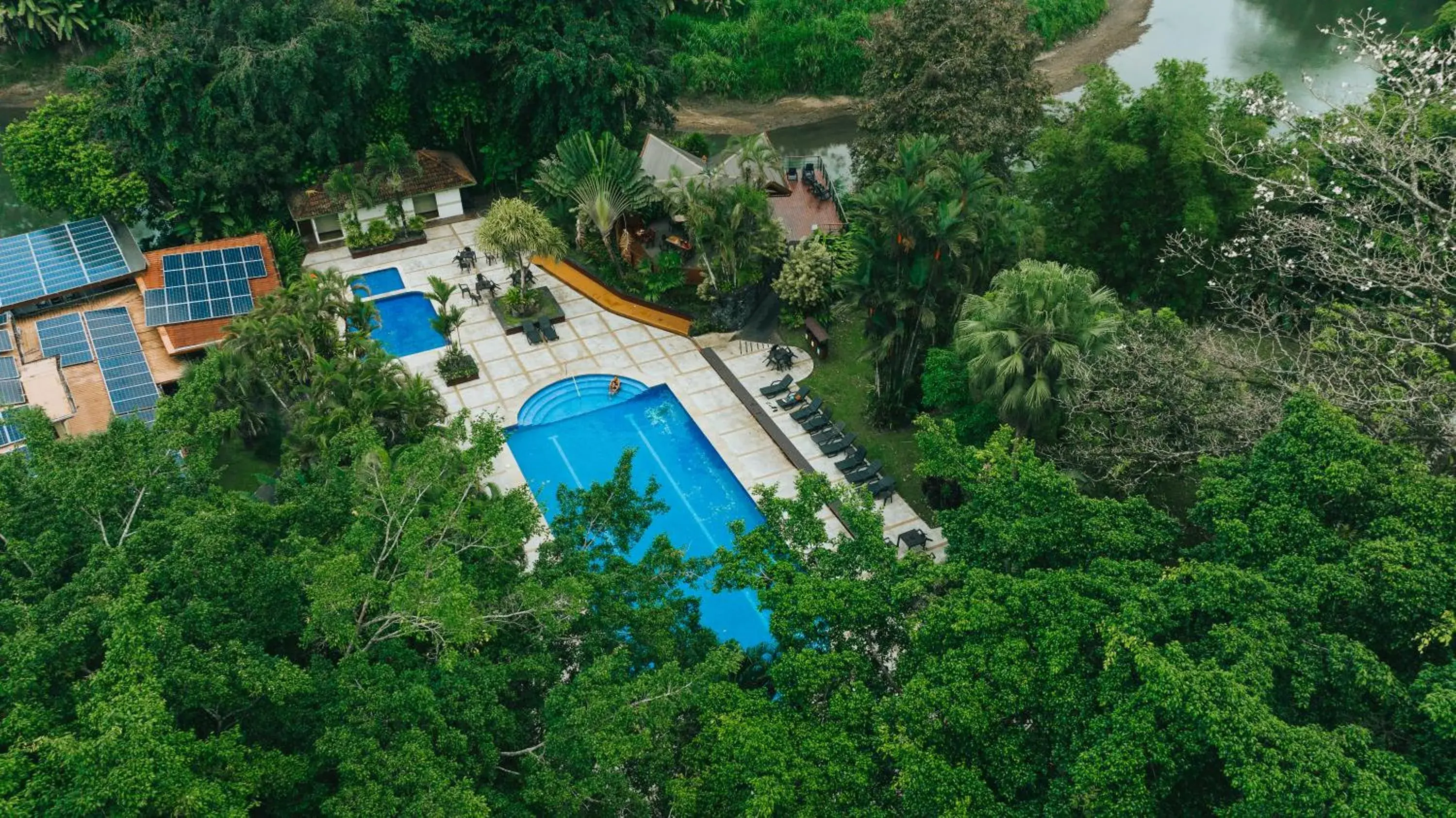 Swimming pool in Tilajari Hotel Resort Swimming pool in Tilajari Hotel Resort