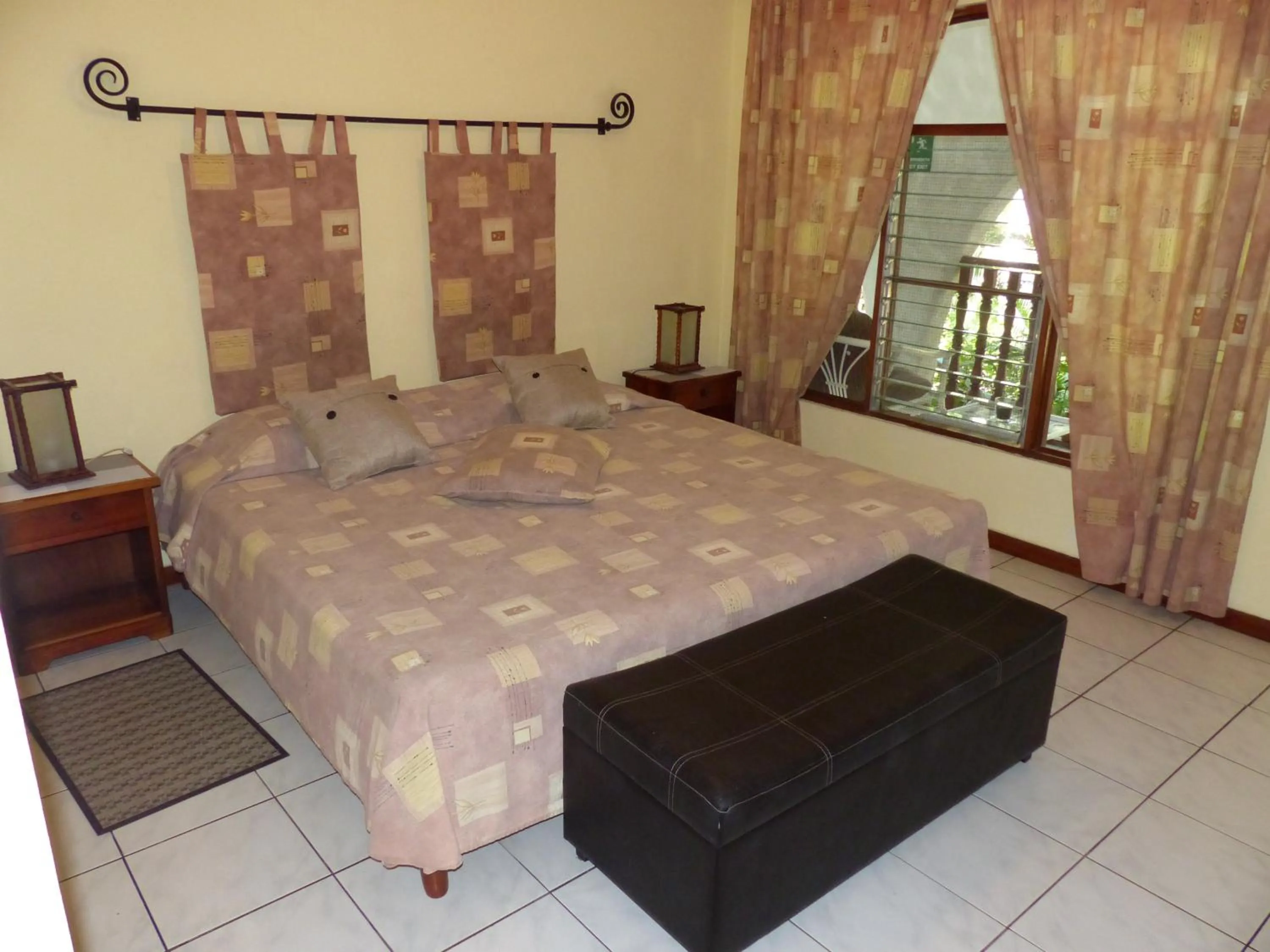 Photo of the whole room, Bed in Hotel Villa Romantica