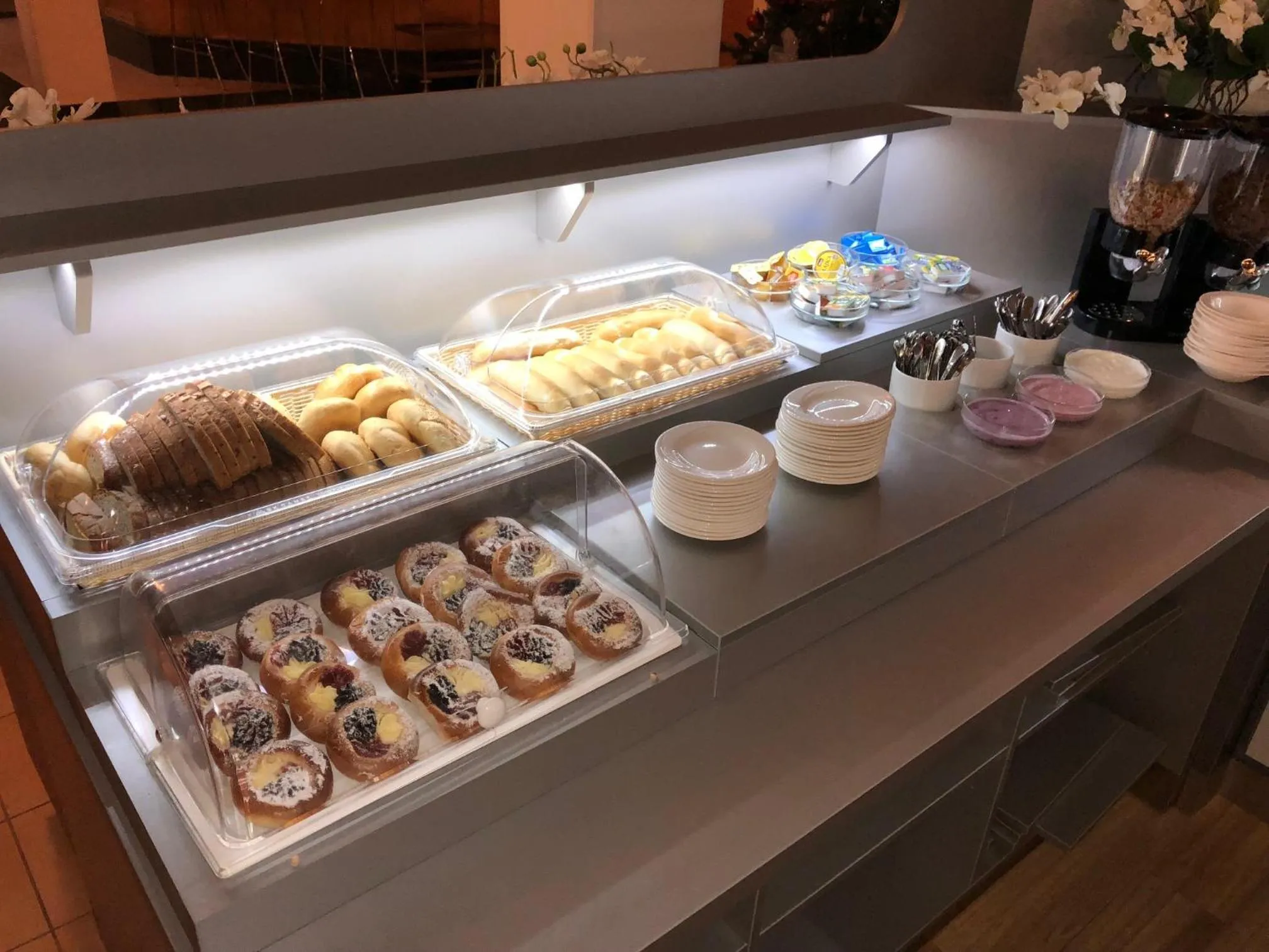 Continental breakfast in K-Triumf Resort