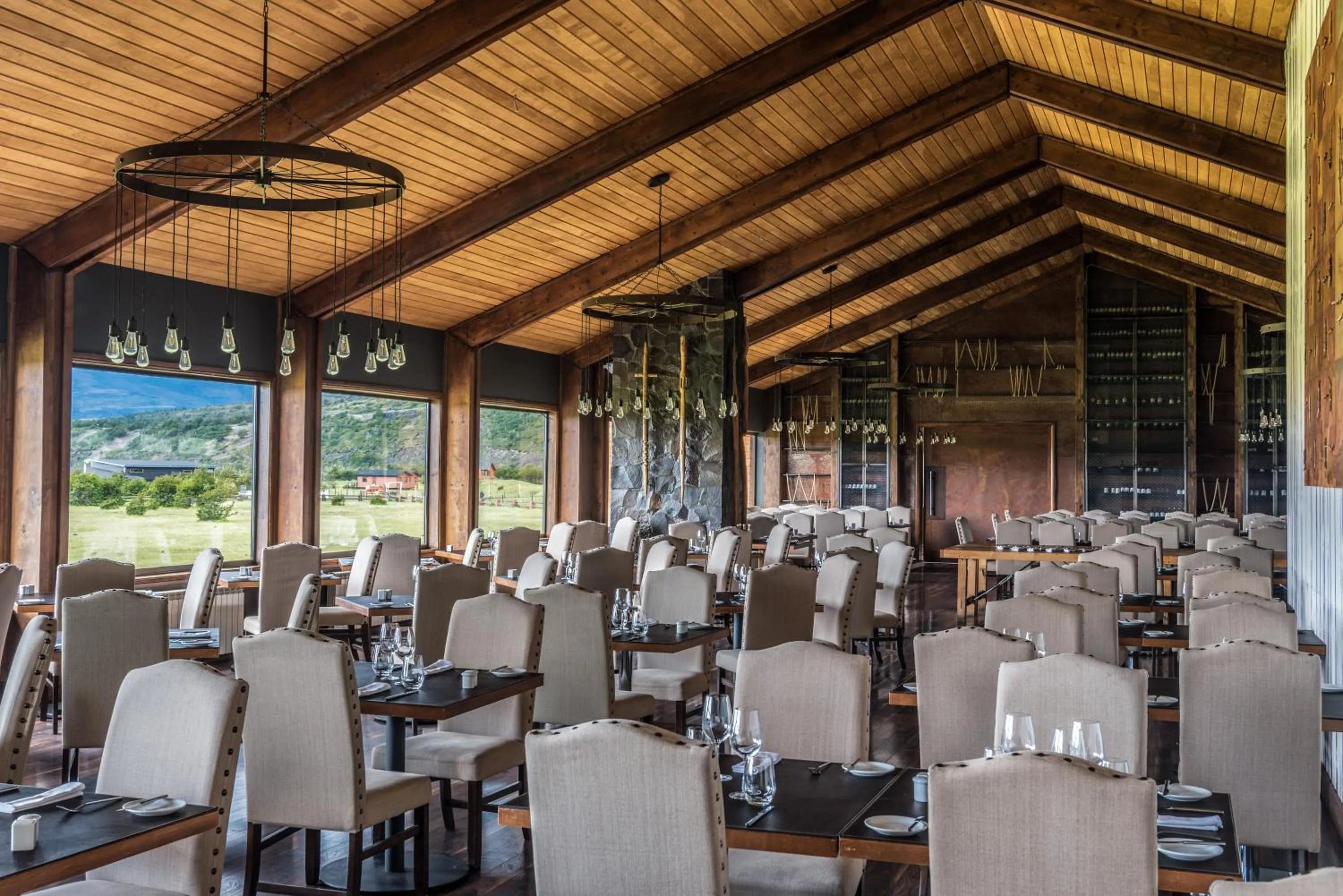 Restaurant/places to eat in Río Serrano Hotel + Spa