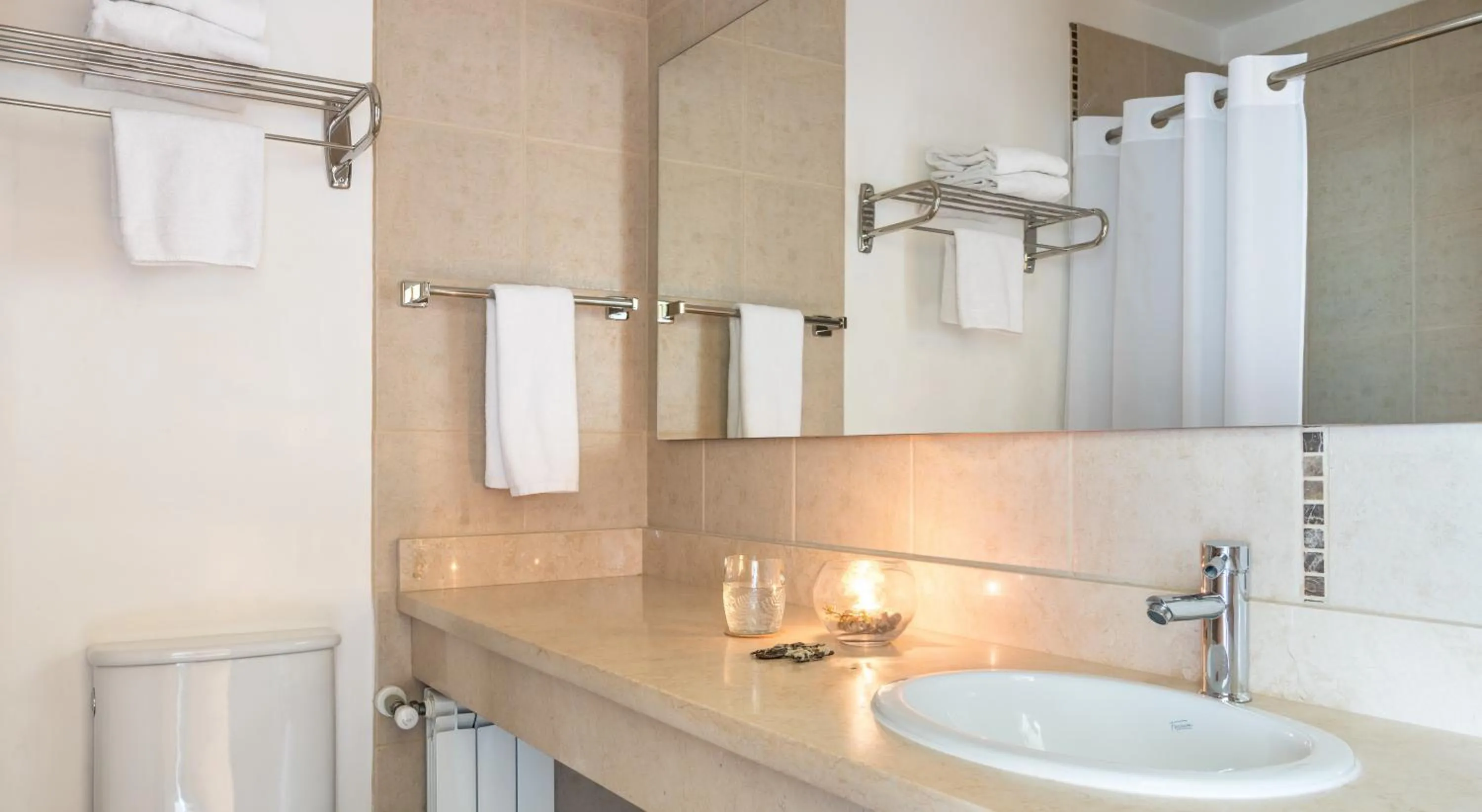 Bathroom in Río Serrano Hotel + Spa