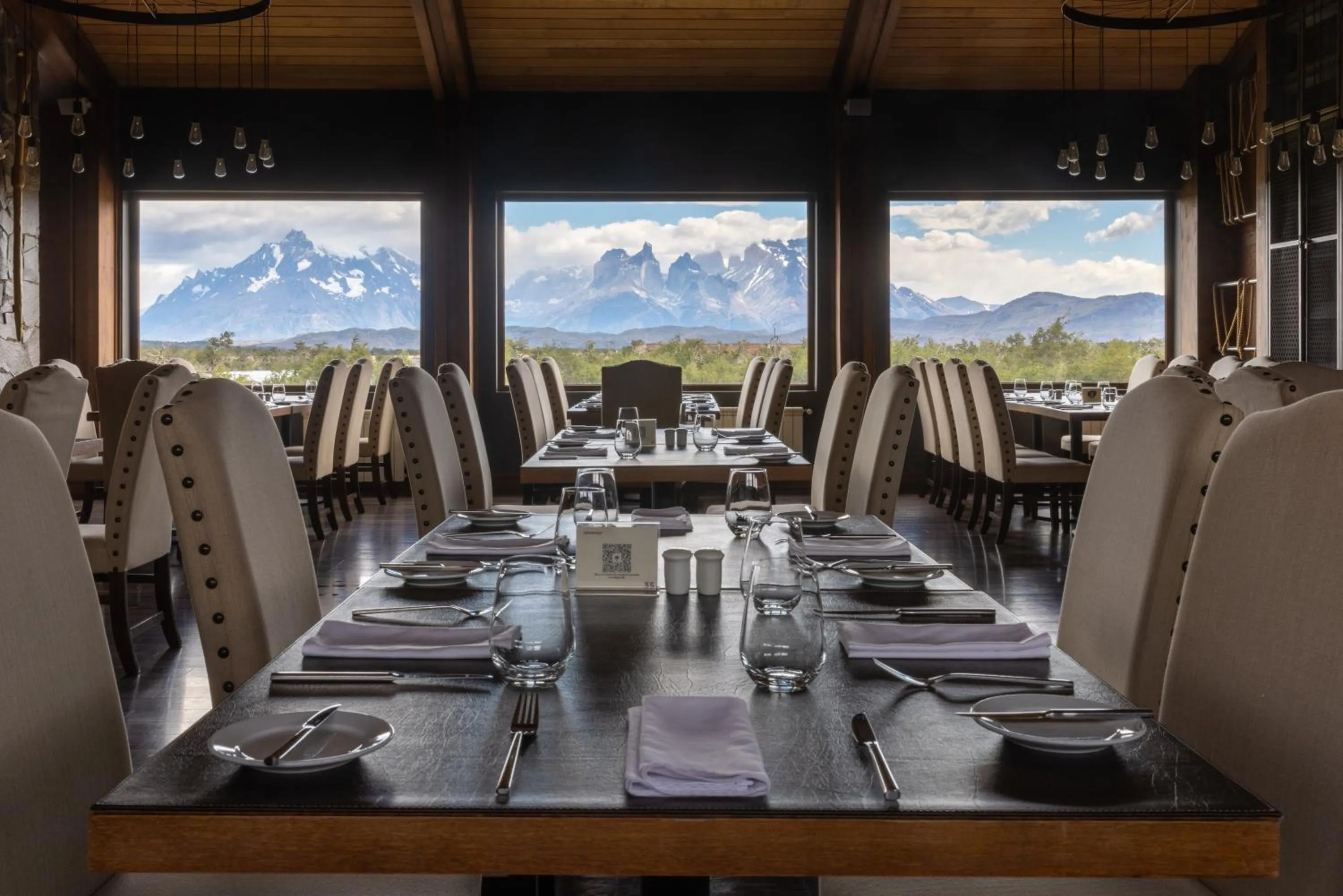 Restaurant/places to eat in Río Serrano Hotel + Spa