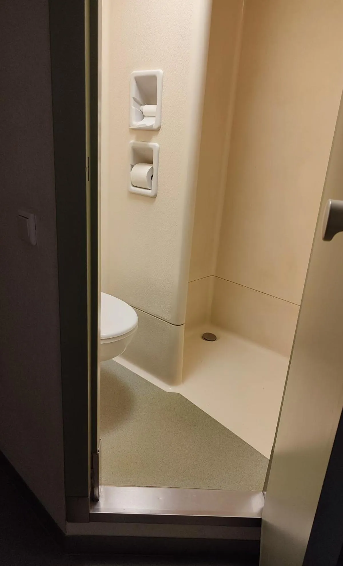 Shower in T3 Budget Zwickau