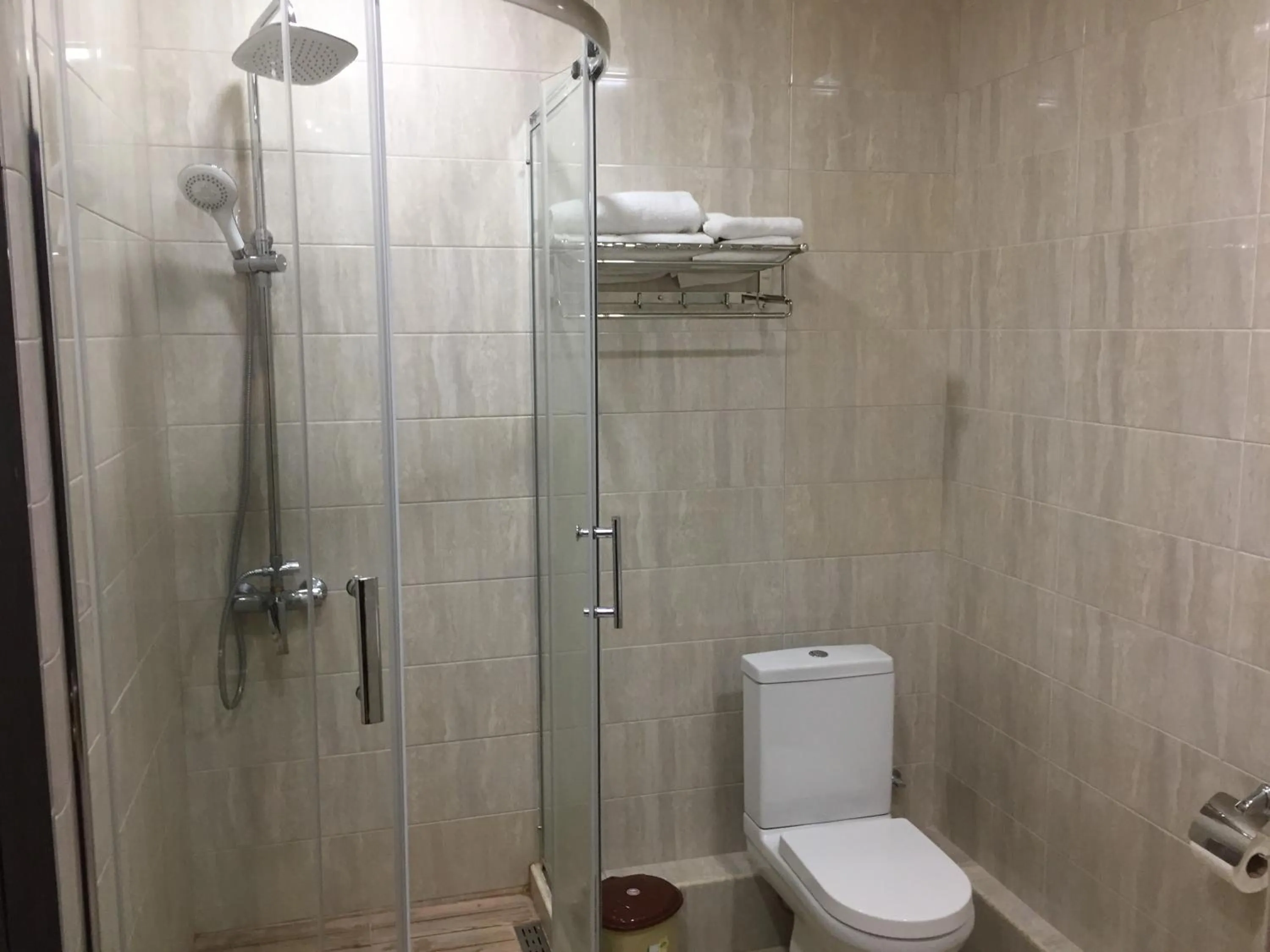 Bathroom in Primer Hotel