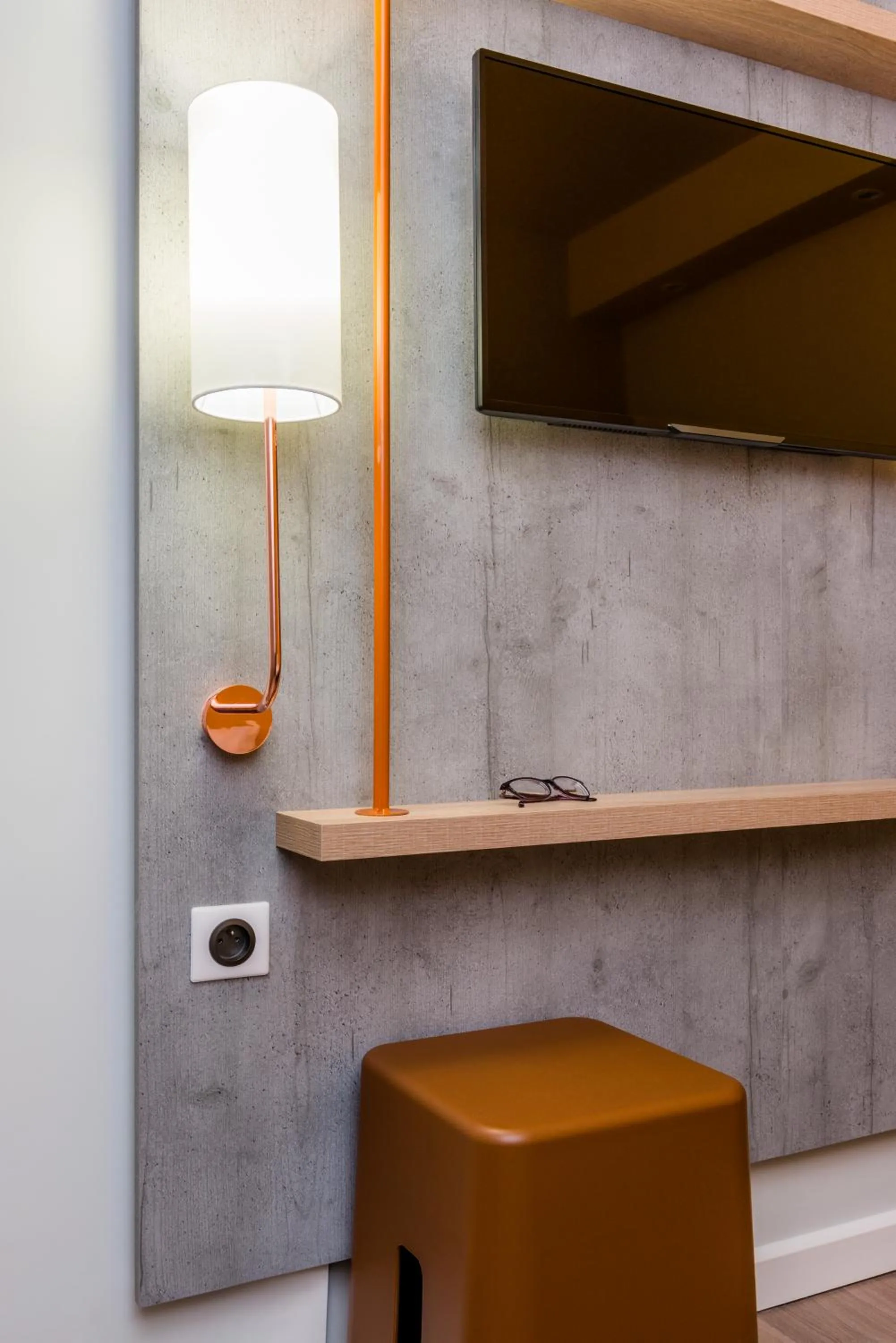 TV and multimedia in ibis budget Geneve Saint Genis Pouilly