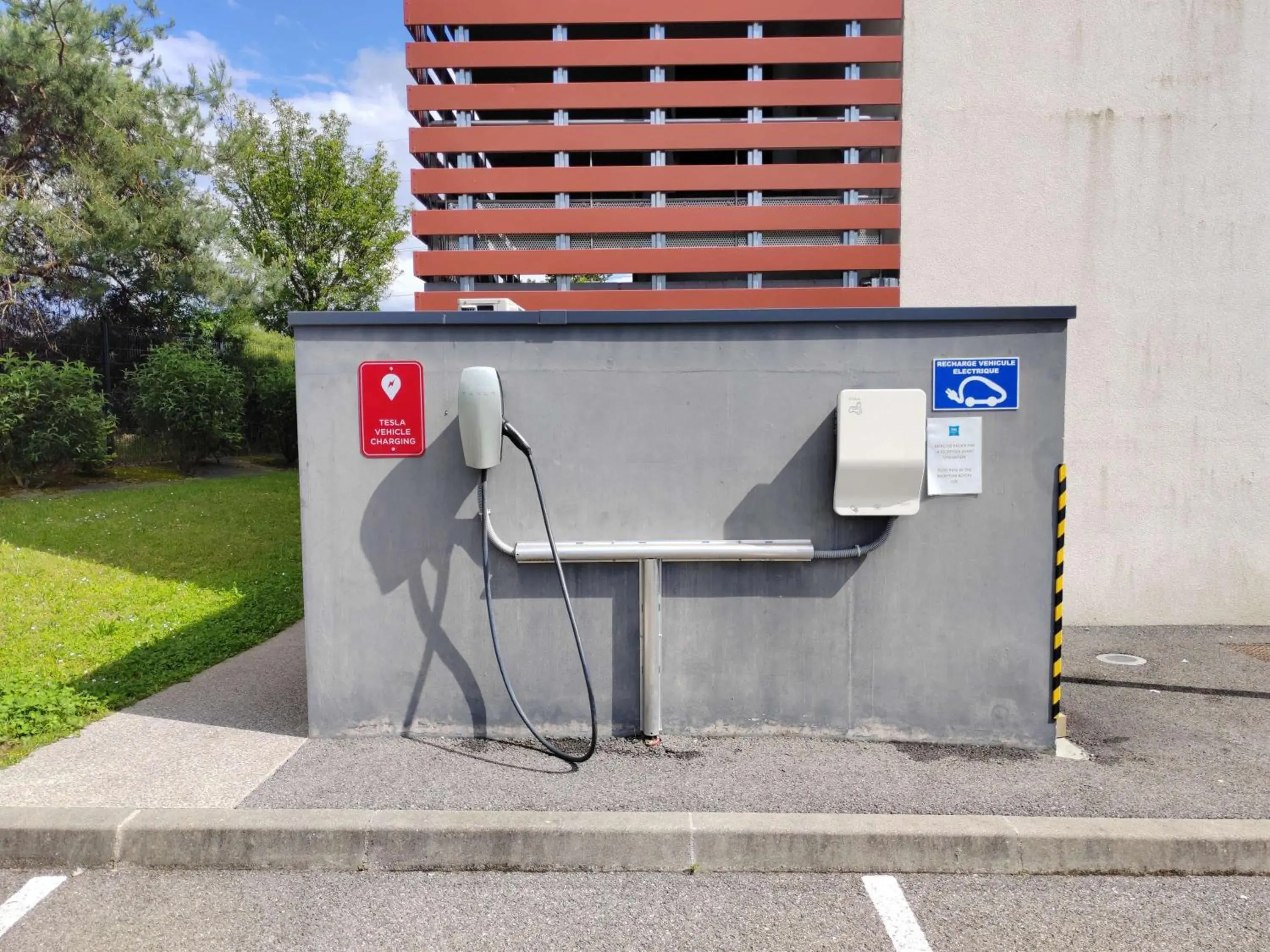 Property building in ibis budget Geneve Saint Genis Pouilly Property building in ibis budget Geneve Saint Genis Pouilly