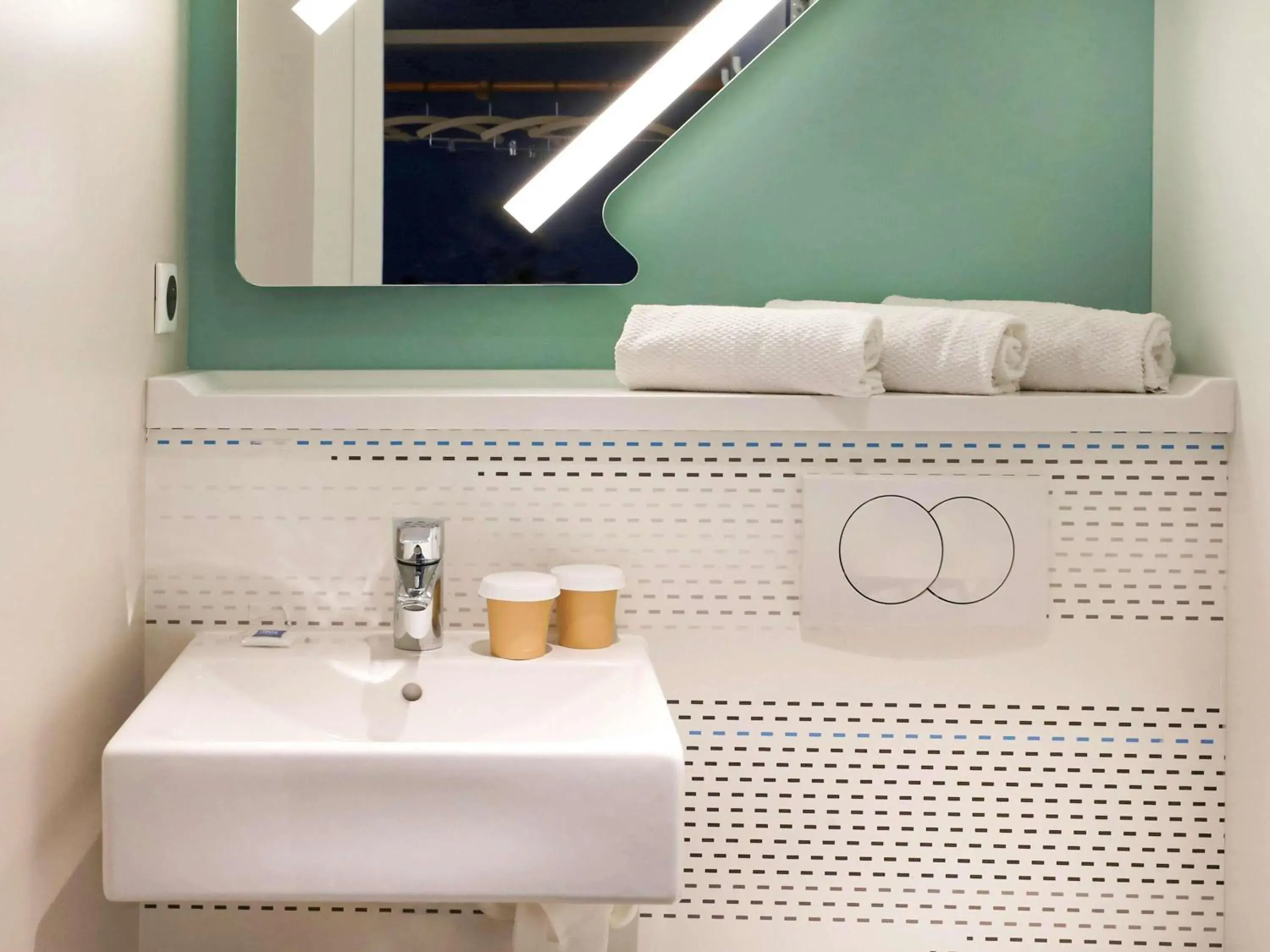 Double Room in ibis budget Geneve Saint Genis Pouilly Double Room in ibis budget Geneve Saint Genis Pouilly