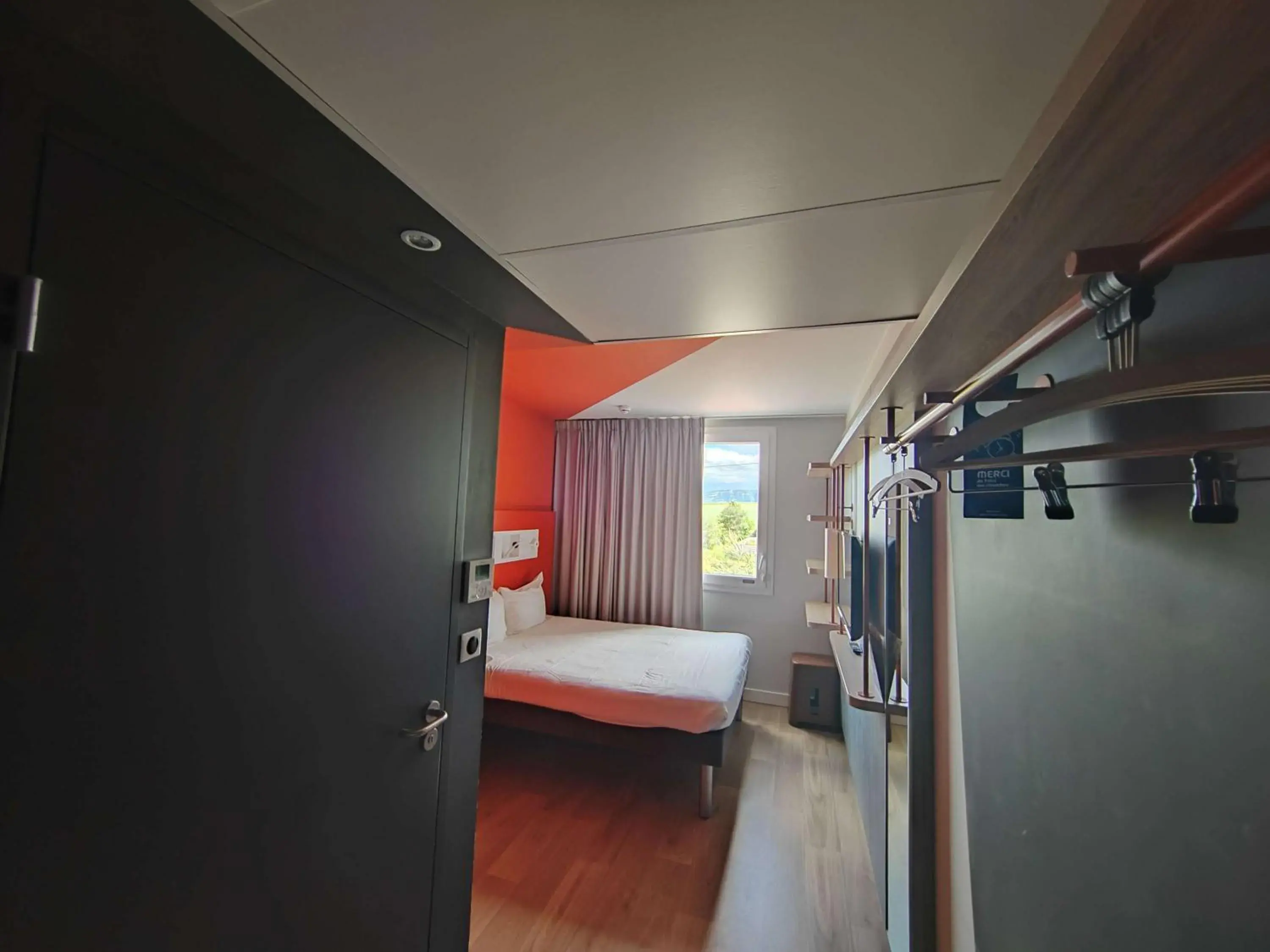 Bedroom, Bed in ibis budget Geneve Saint Genis Pouilly Bedroom, Bed in ibis budget Geneve Saint Genis Pouilly