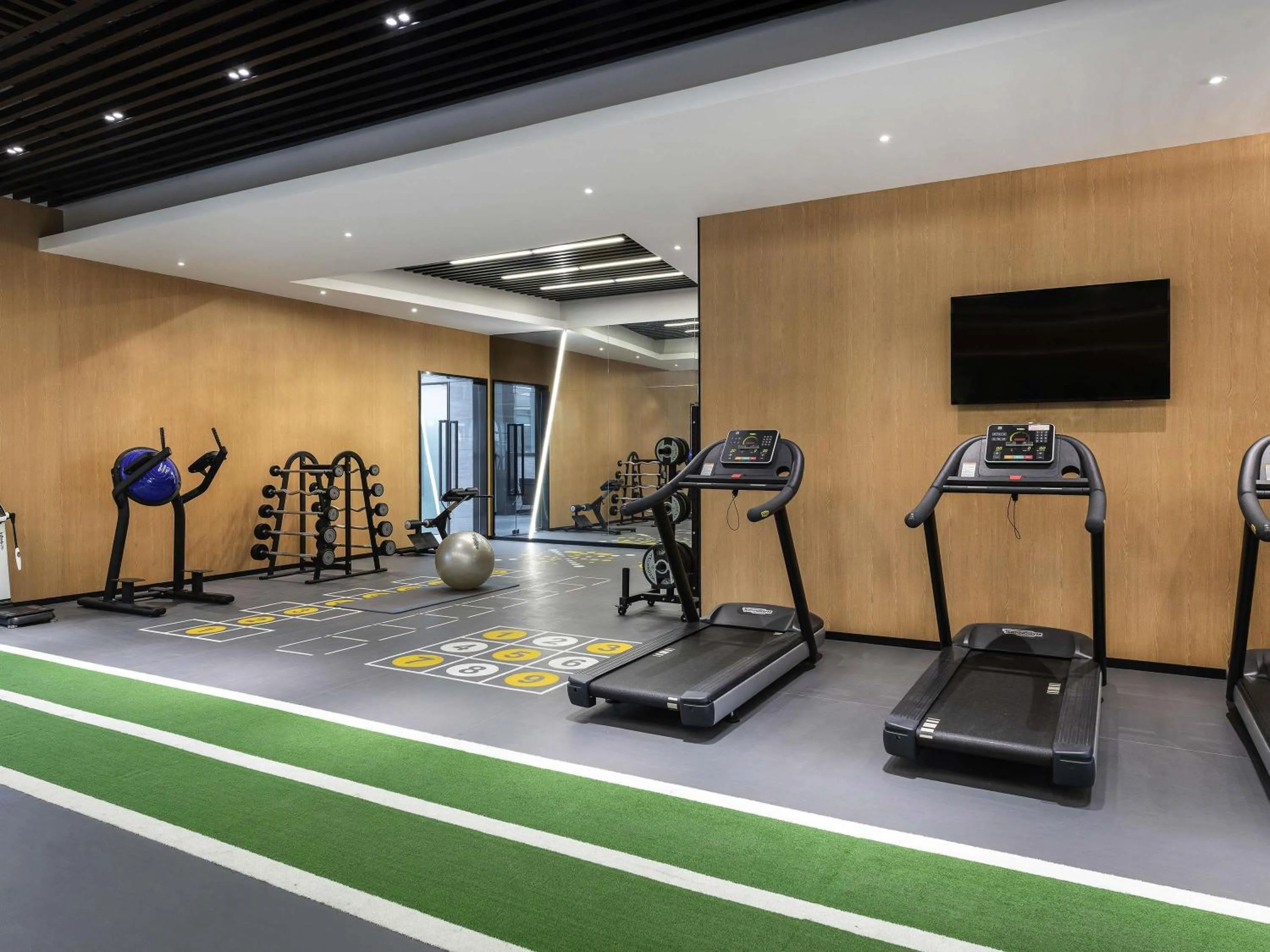 Fitness centre/facilities in Novotel Suites Shanghai Hongqiao